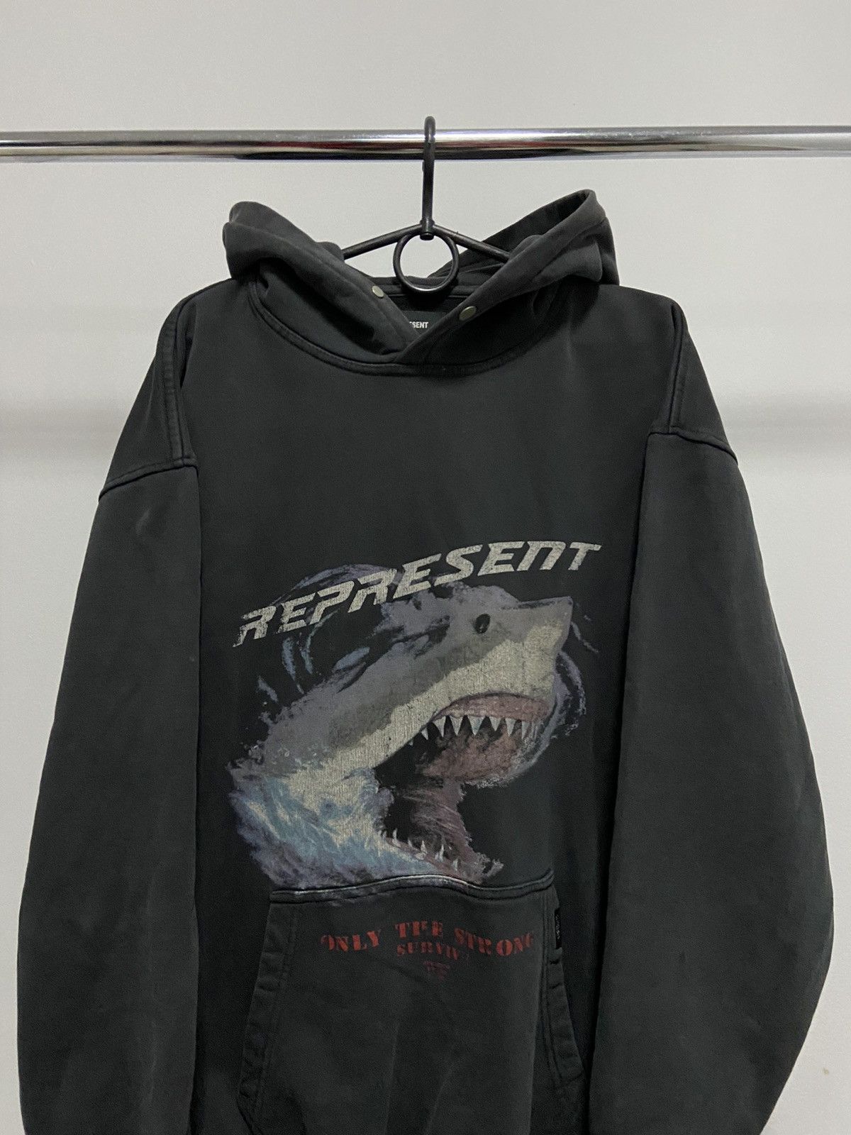 Represent Clo. × Vintage Represent Hoodie shark big logo vintage Y2K Size US S / EU 44-46 / 1 - 2 Thumbnail