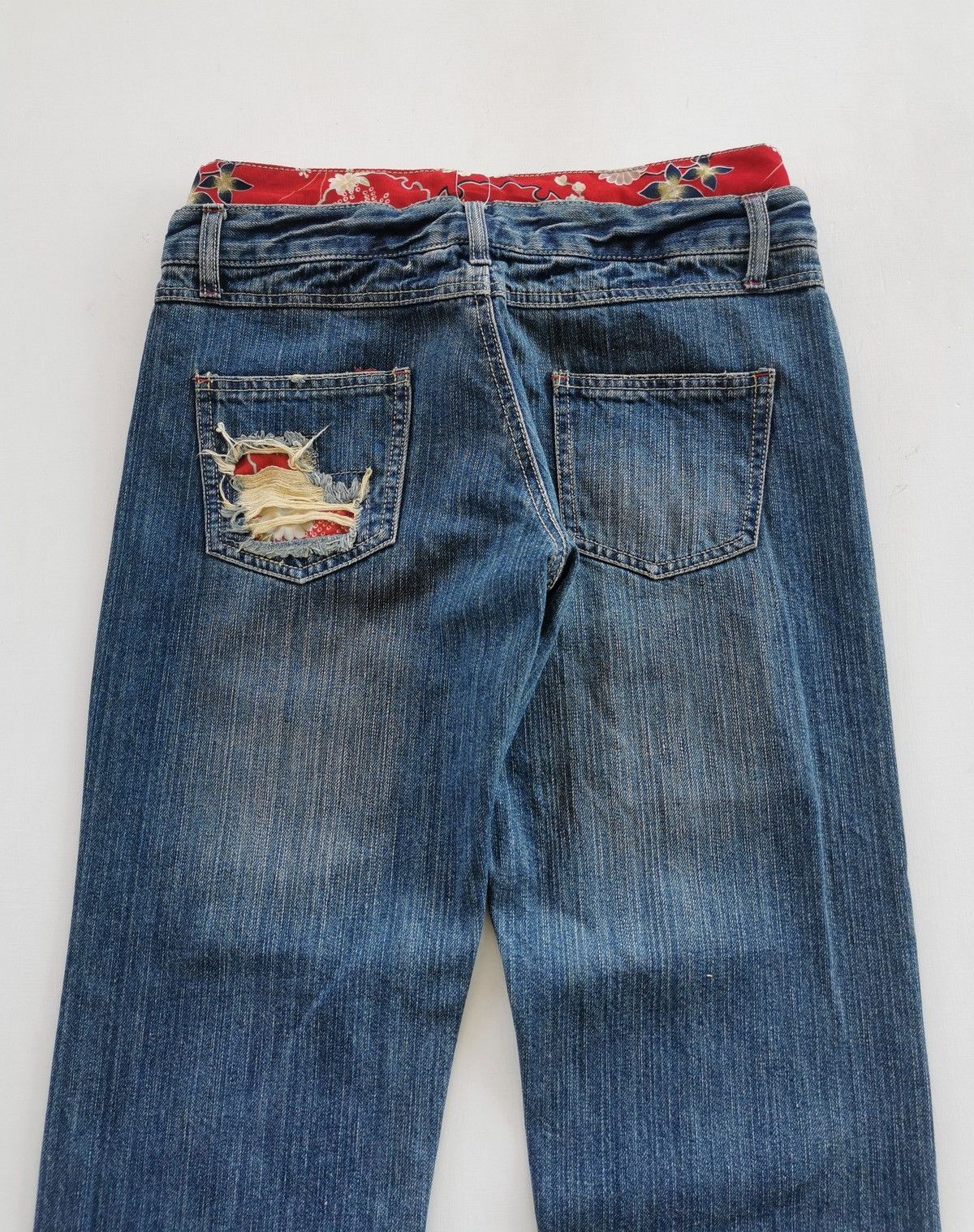 Japanese Brand Unbrand Double Waist Red Flowers Denim Jeans Size US 30 / EU 46 - 8 Thumbnail