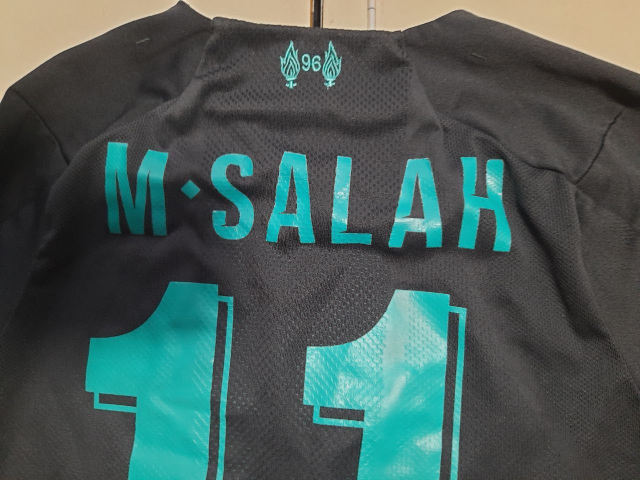 New Balance New Balance Liverpool Kit 11 M.Salah 2019-20 kids size M Size US XXS / EU 40 - 9 Thumbnail