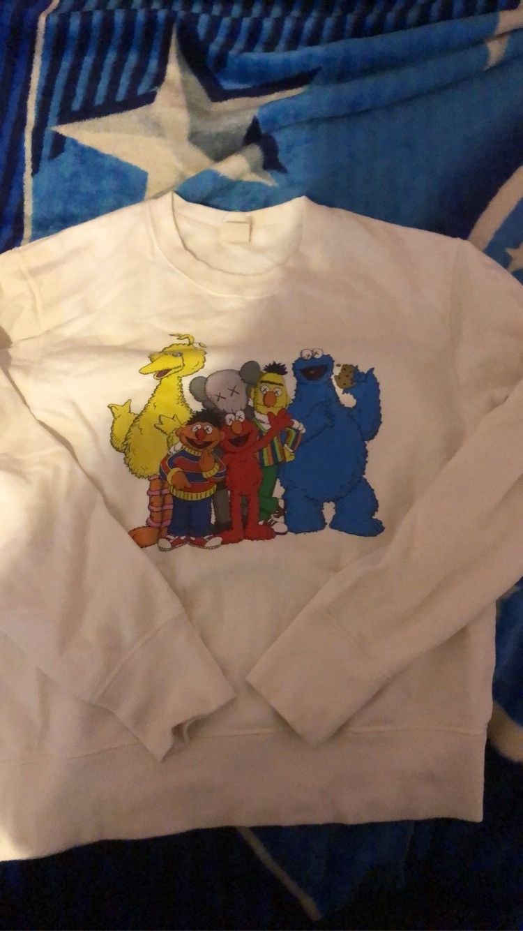 Kaws × Uniqlo Kaws sesame st crewneck Size US XS / EU 42 / 0 - 2 Thumbnail