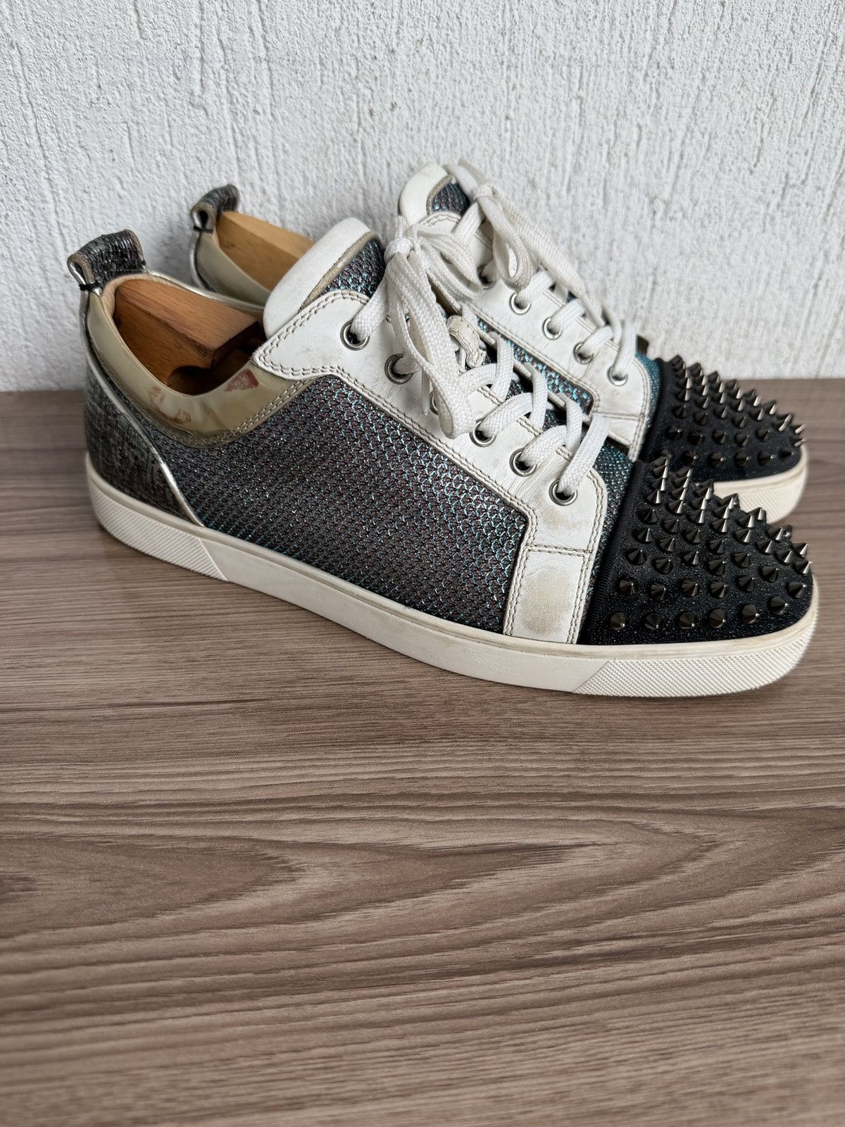 Christian Louboutin louis juniour orlato spike sneaker Size US 10.5 / EU 43-44 - 2 Thumbnail
