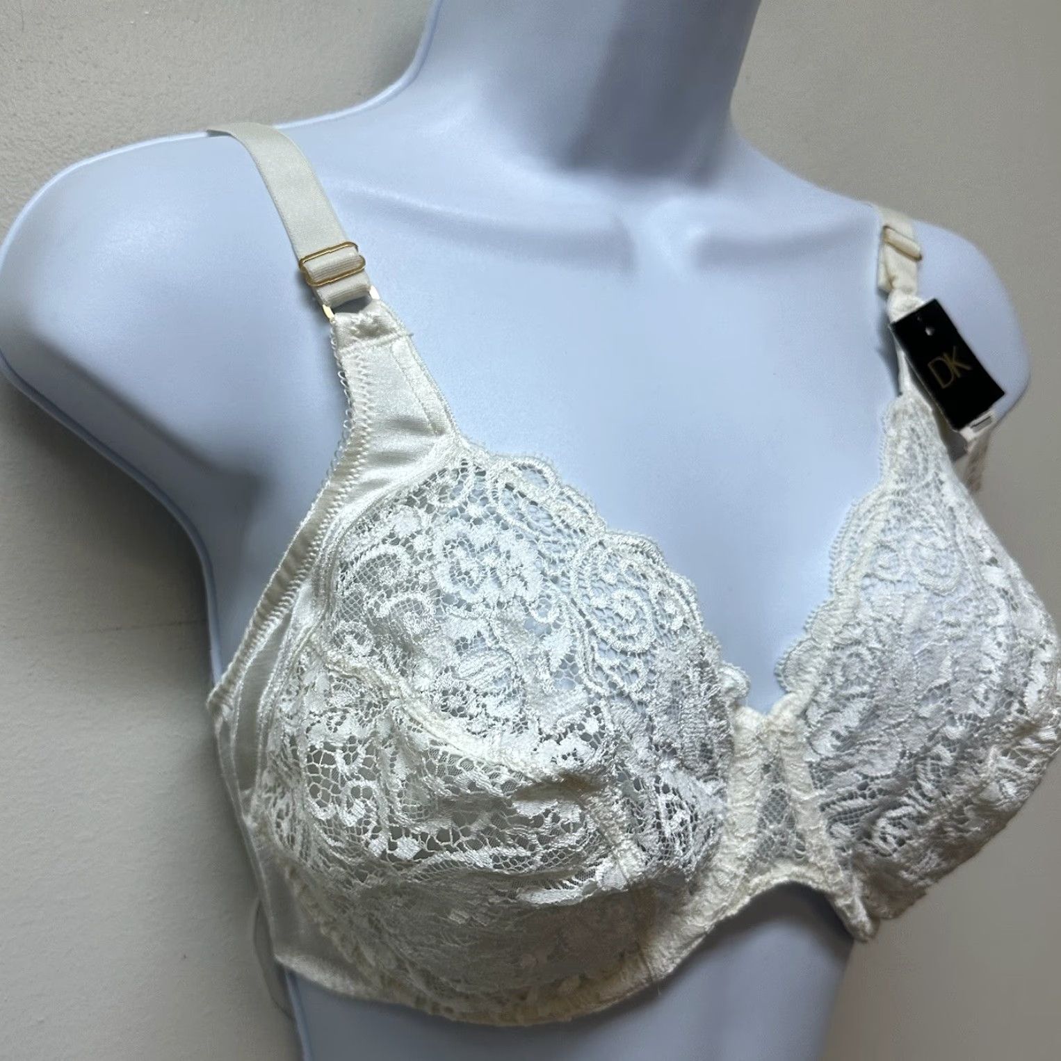 Donna Karan VINTAGE Donna Karan Lace Nylon Bullet Bra 34DD USA NEW NOS Ivory Pin Up Womens 34DD Size ONE SIZE - 2 Thumbnail