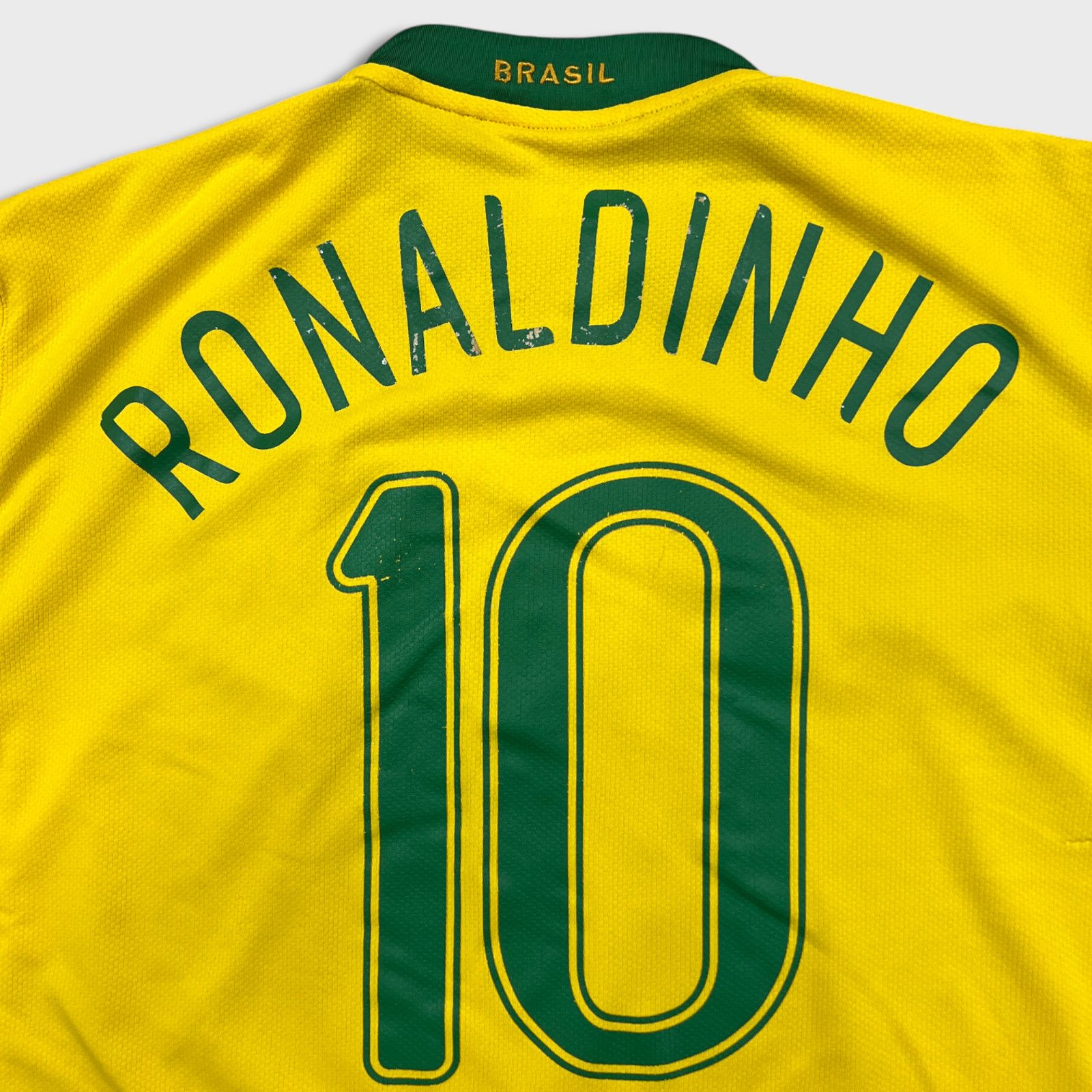 Nike VTG 2006 Nike Ronaldinho Brazil Soccer Jersey Large FIFA Cup Size US L / EU 52-54 / 3 - 2 Thumbnail