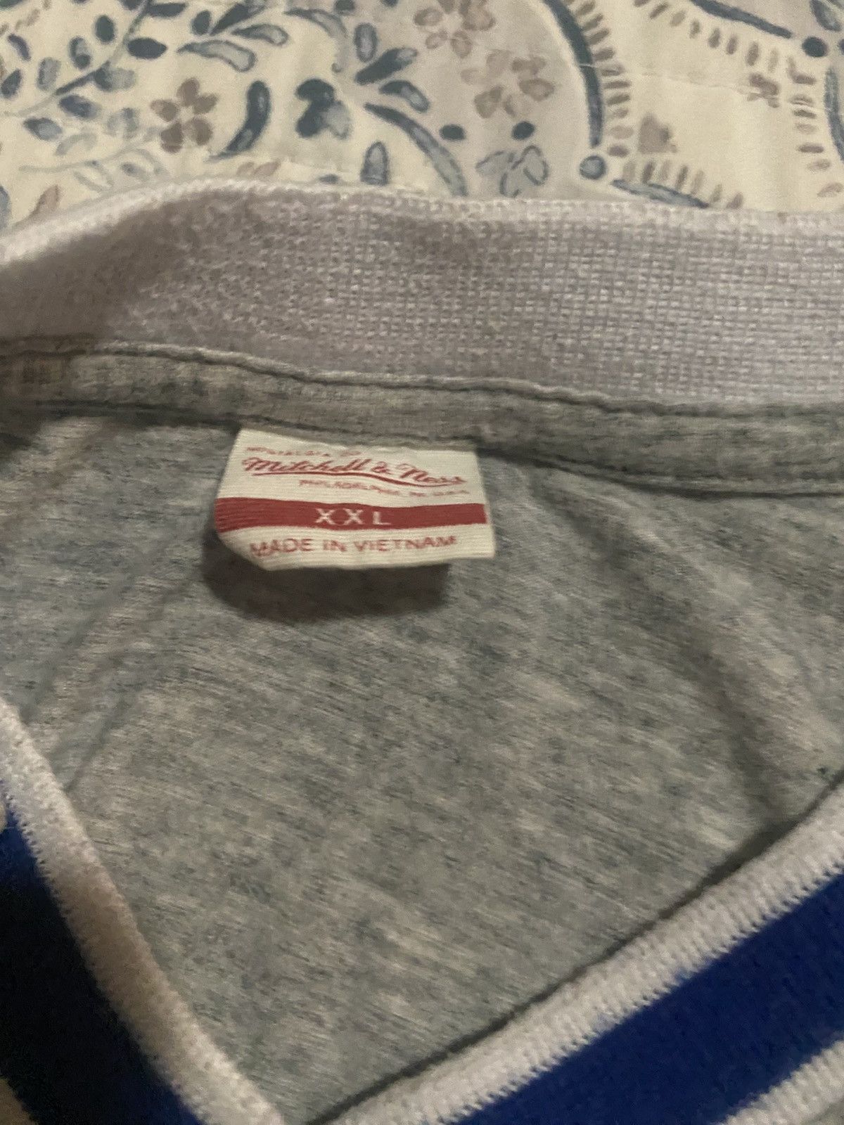 Mitchell & Ness Mitchell & Ness LA Dodgers V-Neck Shirt Size 2XL Size US XXL / EU 58 / 5 - 5 Thumbnail