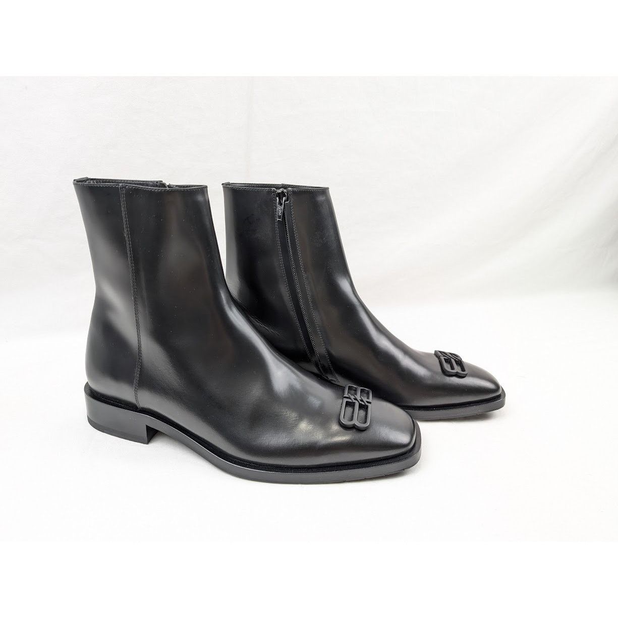 Balenciaga o1rshd1 Smooth Calf BB Matt Icon Bootie in Black/Black Size US 10 / EU 43 - 12 Thumbnail