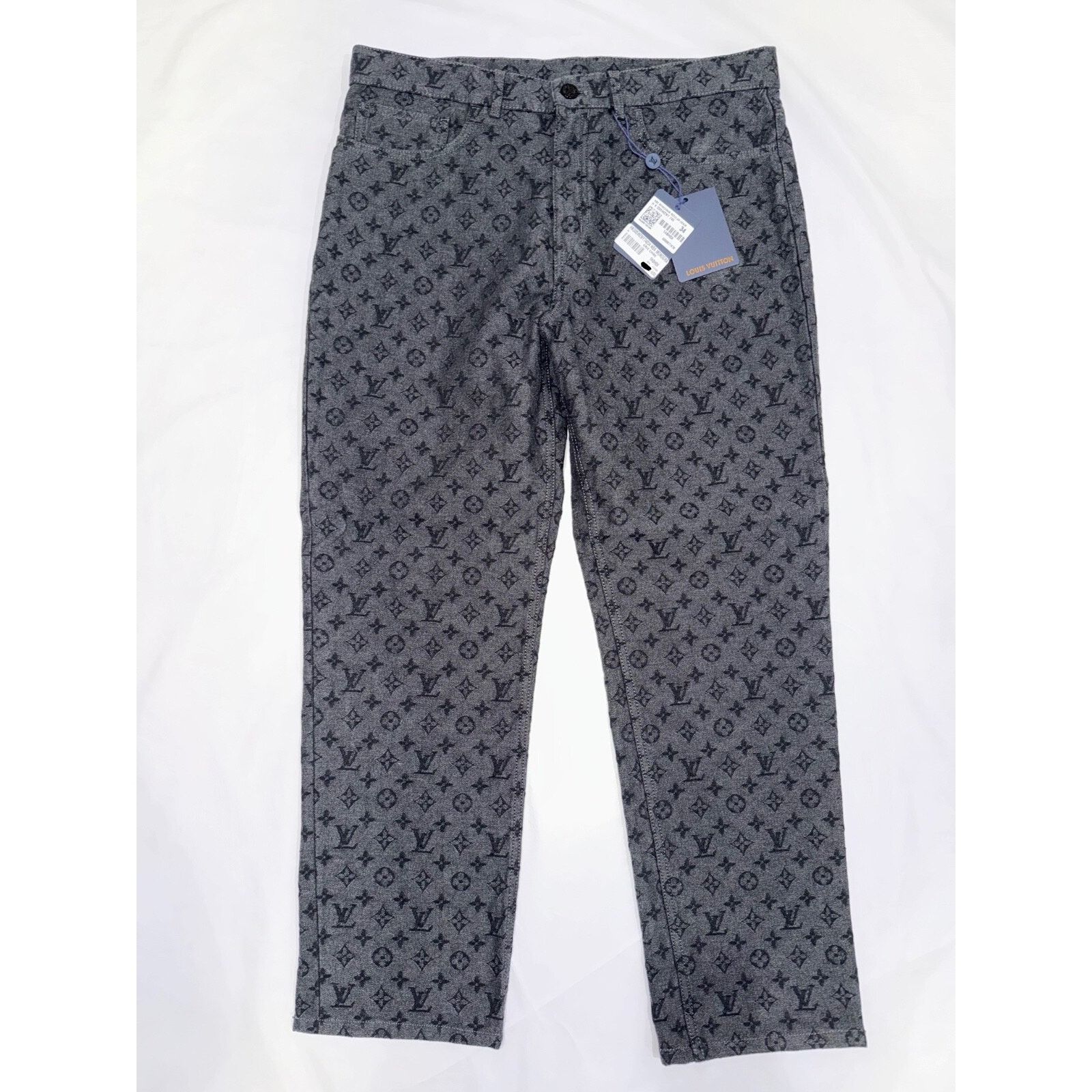 Louis Vuitton Louis Vuitton NBA Monogram Logo Gris Chine Grey Black Size US 34 / EU 50 - 3 Thumbnail