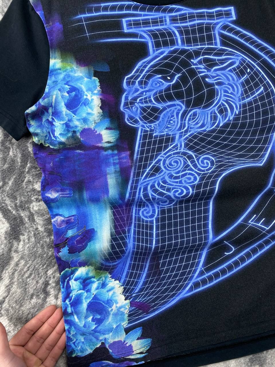 Versace Jeans Couture Vintage Versace Jeans Couture T Shirt Size US L / EU 52-54 / 3 - 3 Thumbnail