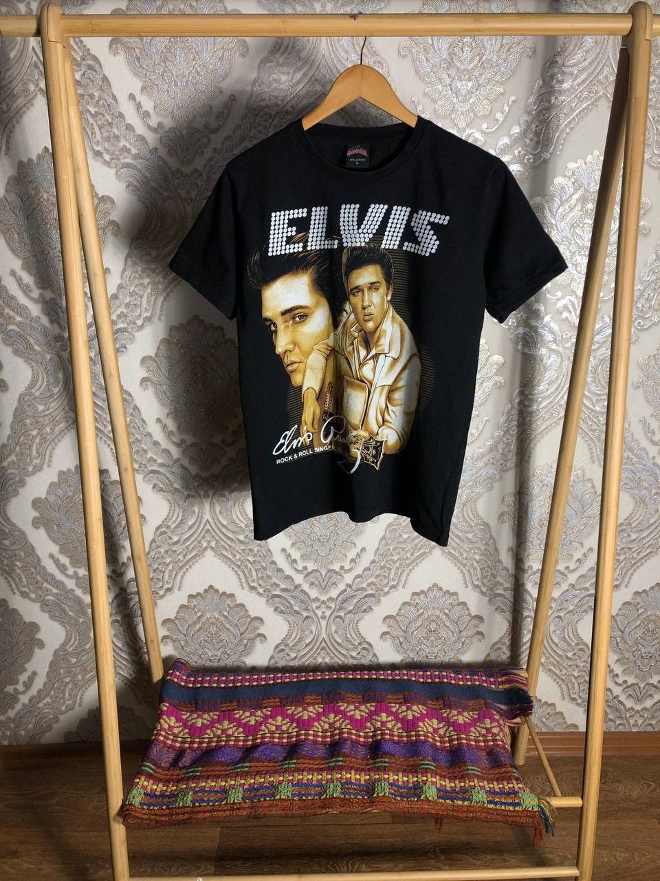 Band Tees VINTAGE ELVIS PRESLEY ROCK N ROLL WORLD TOUR T-SHIRT RETRO Size US M / EU 48-50 / 2 - 1 Thumbnail