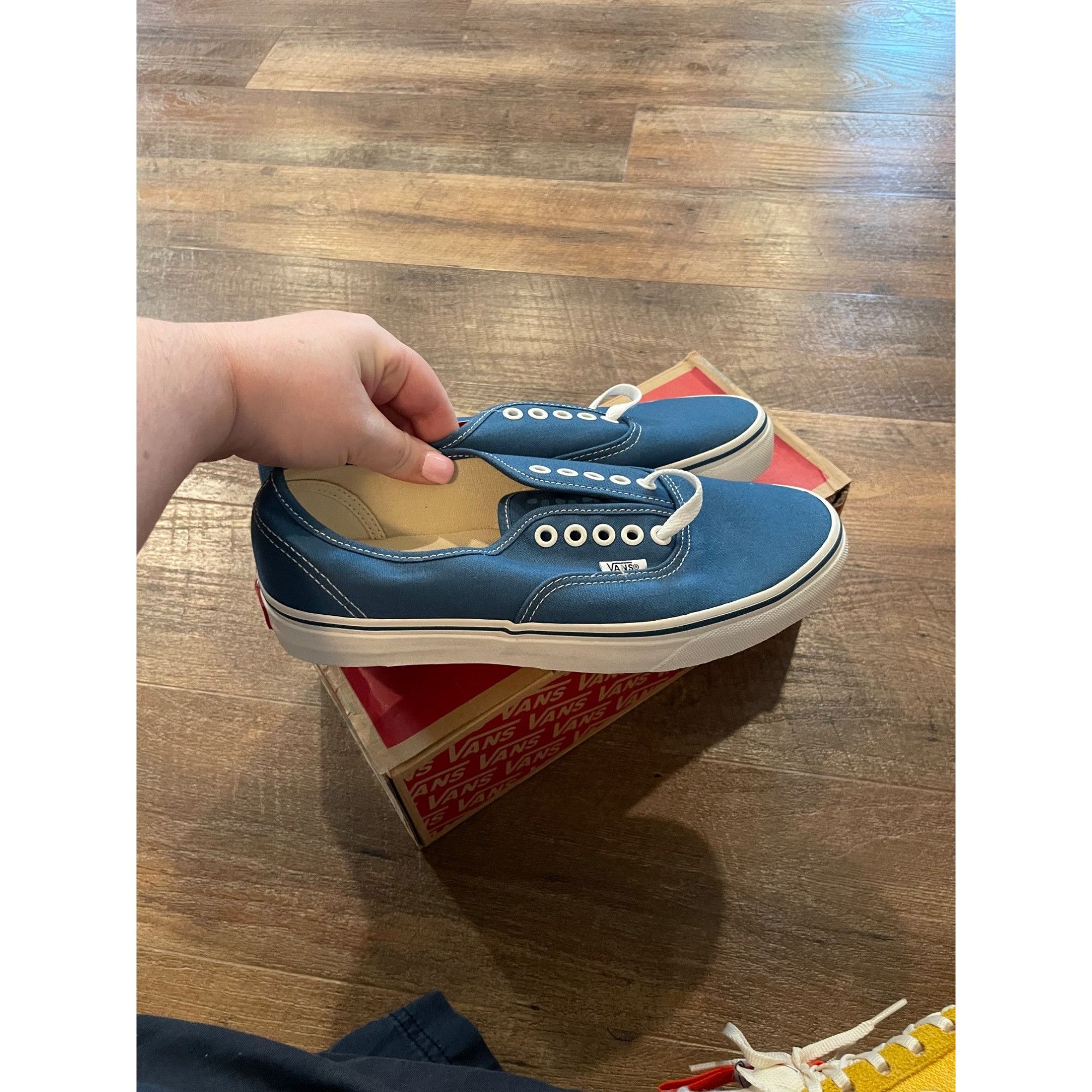 Vans BNWT Vans Navy Blue Vans Authentic Skate Shoes Men’s 7.5 Wom Size US 7.5 / EU 40-41 - 1 Thumbnail