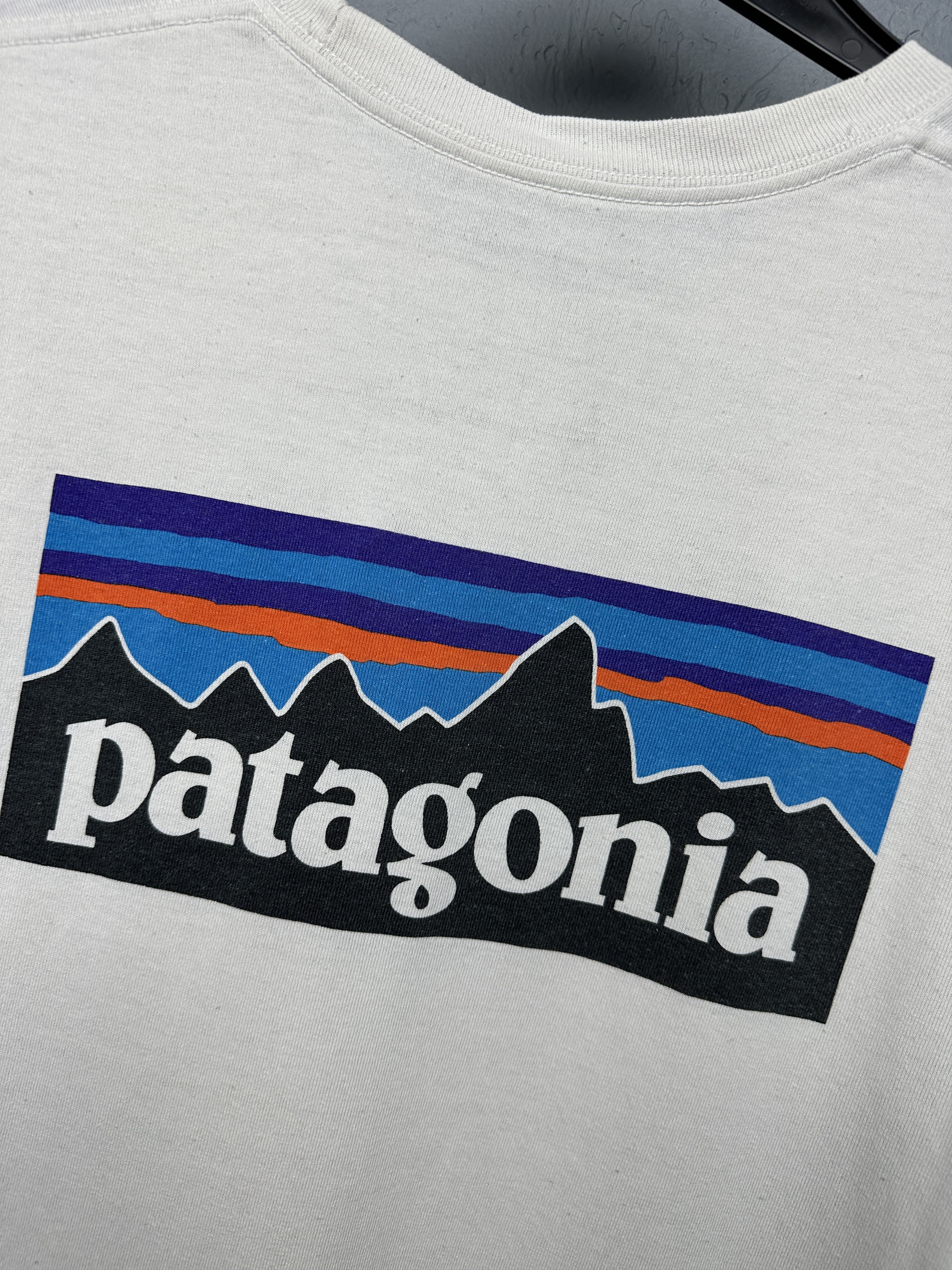 Patagonia Patagonia Vintage Big Logo Mens T-Shirt Size US L / EU 52-54 / 3 - 3 Thumbnail