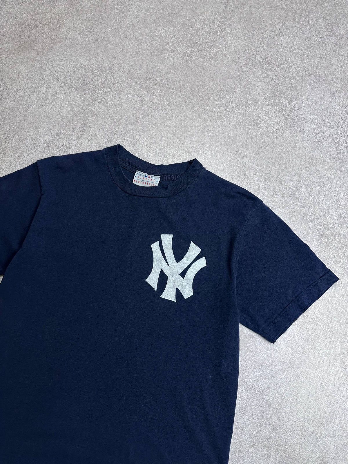 New York Yankees Vintage 90s New York Yankees Majestic Boxy T-shirt m Size US M / EU 48-50 / 2 - 2 Thumbnail