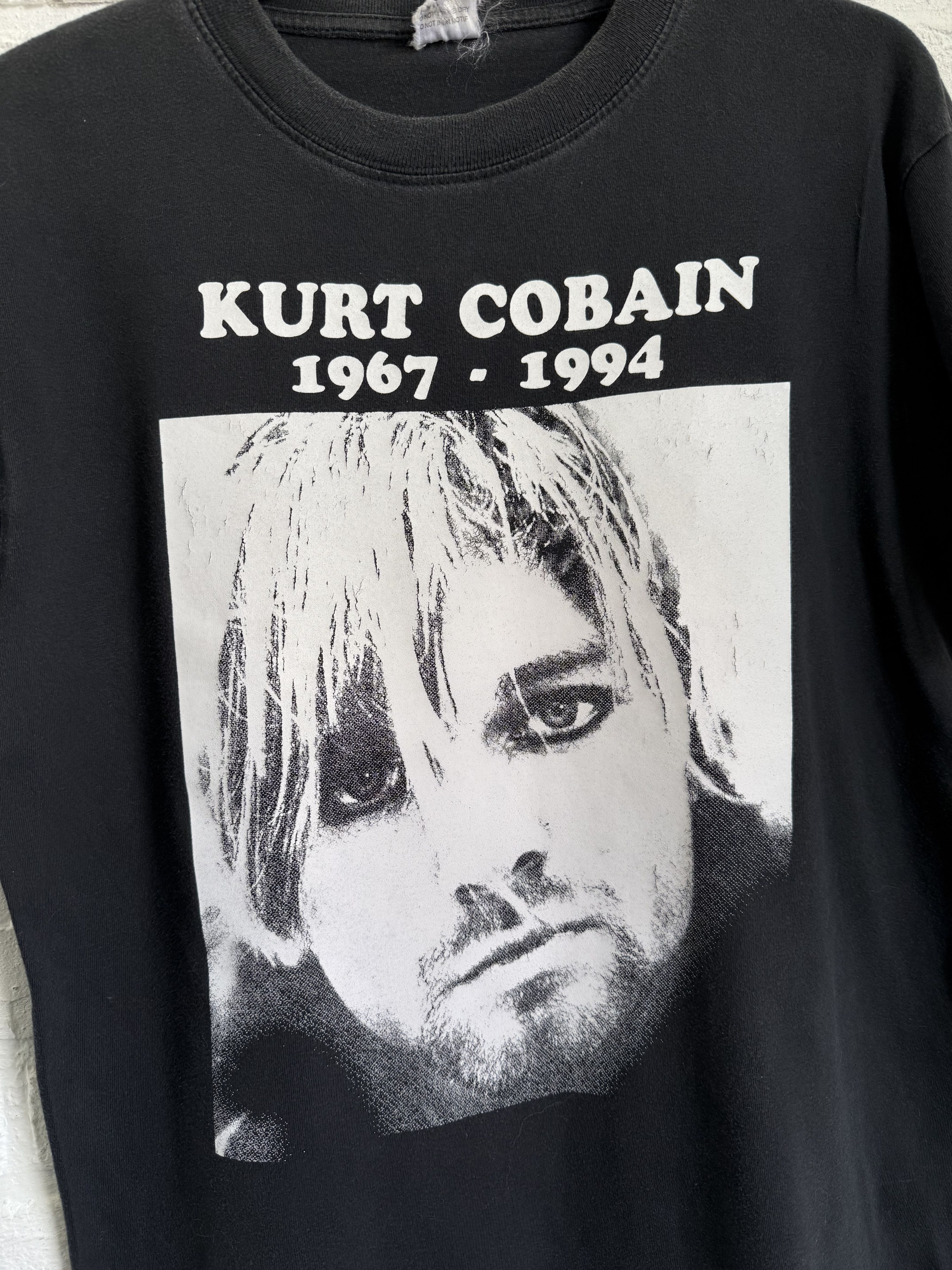 Band Tees Vintage 90s Nirvana Kurt Cobain Memorial t-shirt Size US M / EU 48-50 / 2 - 2 Thumbnail