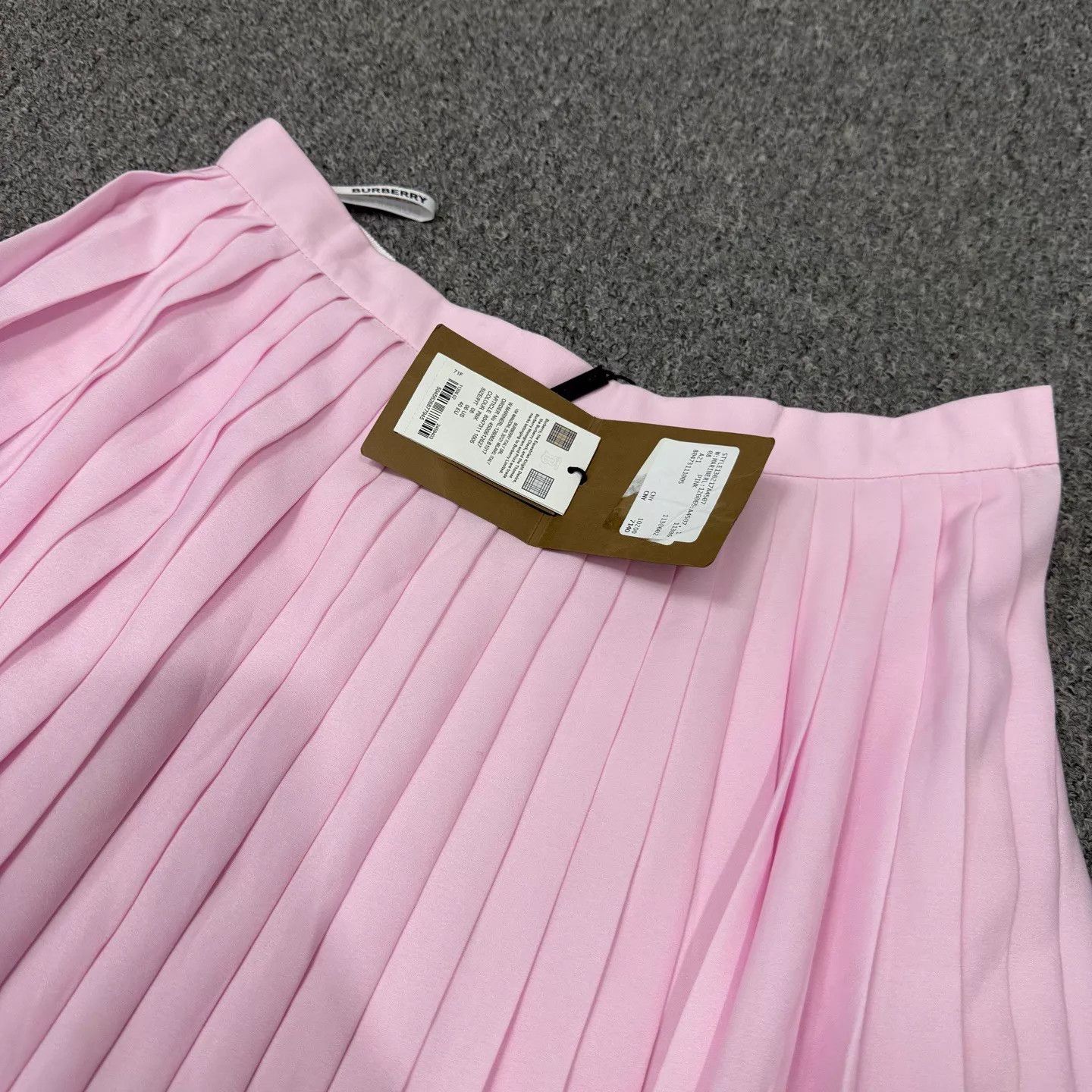 Burberry Burberry Pink Pleated Skirt UK8 NWT Size 27" / US 4 / IT 40 - 3 Thumbnail