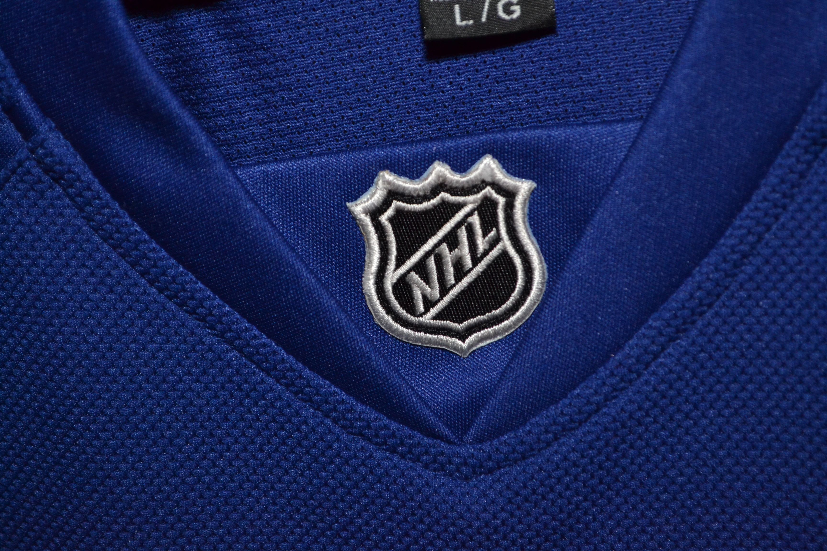 Reebok Toronto Maple Leafs CCM Reebok L size Blue Jersey Size US L / EU 52-54 / 3 - 3 Thumbnail