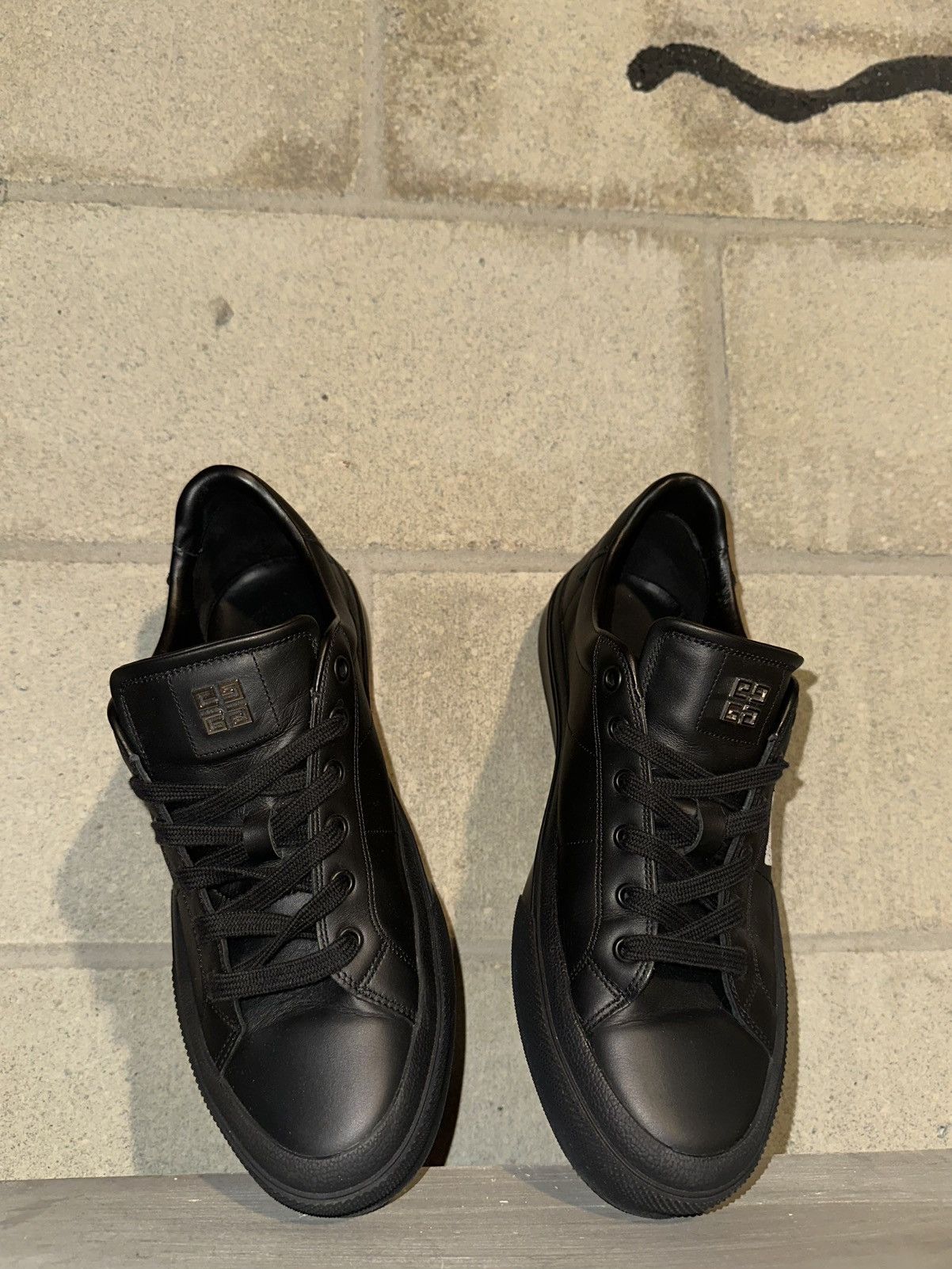 Givenchy Givenchy City Court Size US 10 / EU 43 - 1 Thumbnail