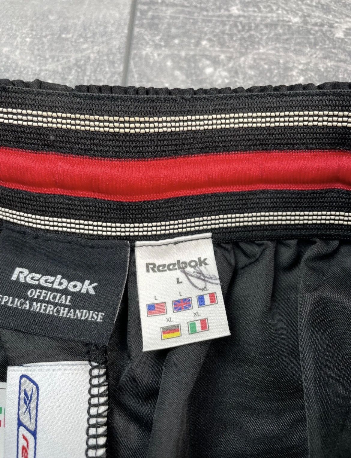 Reebok Bolton Wanderers 2002 Football Soccer Shorts Reebok Vintage Size US 34 / EU 50 - 6 Thumbnail