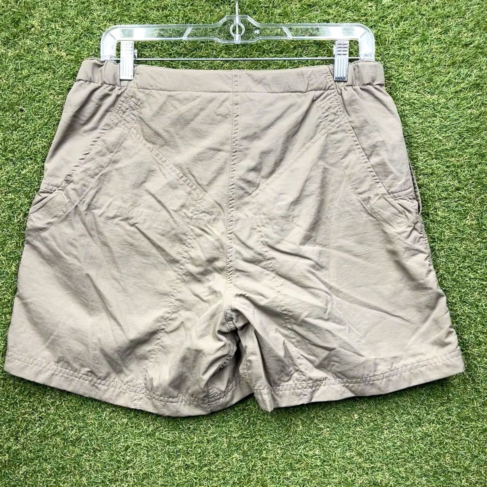 Mountain Hardwear Mountain Hardwear Shorts Womens 10 Khaki Beige Nylon Cargo Hiking Outdoor Casual Shorts Size 32" / US 10 / IT 46 - 4 Thumbnail