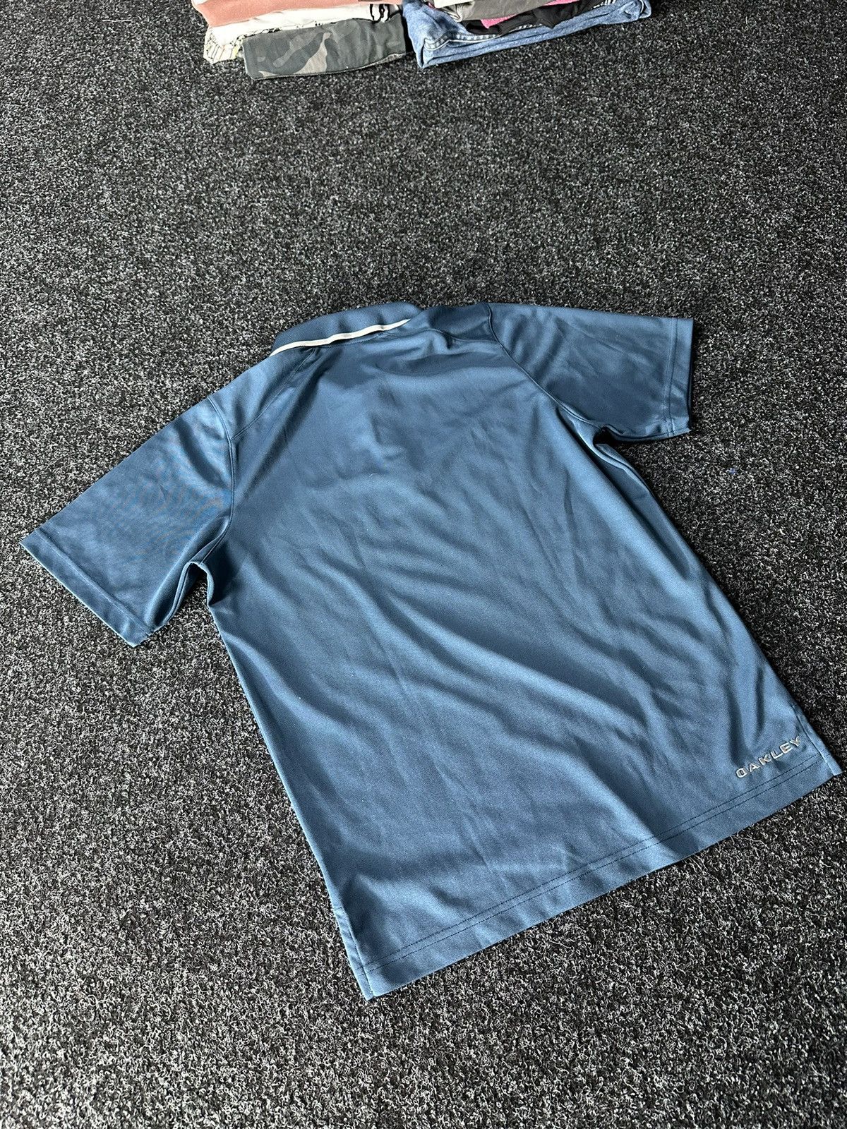 Oakley × Vintage 🚨 VINTAGE OAKLEY LOGO POLO TENNIS BLUE RARE 00s GORPCORE Size US S / EU 44-46 / 1 - 8 Thumbnail