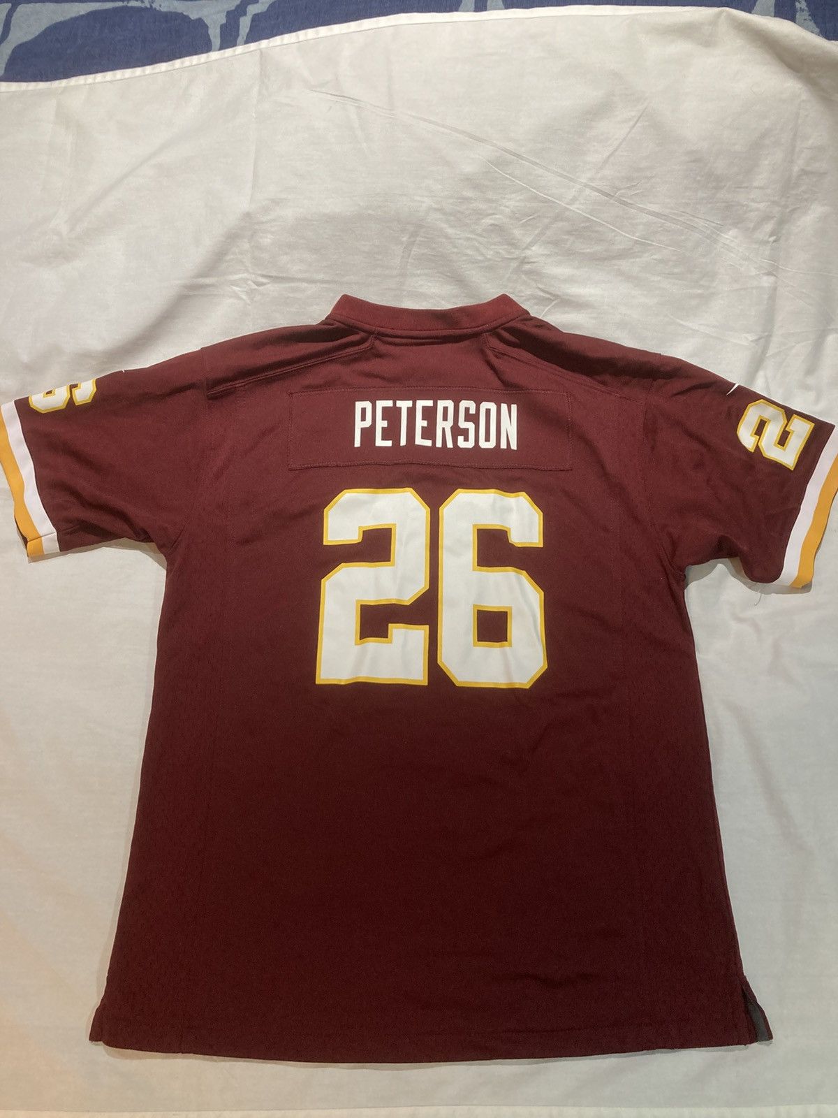 Nike Adrian Peterson Washington Redskins Jersey, size Youth XL Size US M / EU 48-50 / 2 - 1 Thumbnail