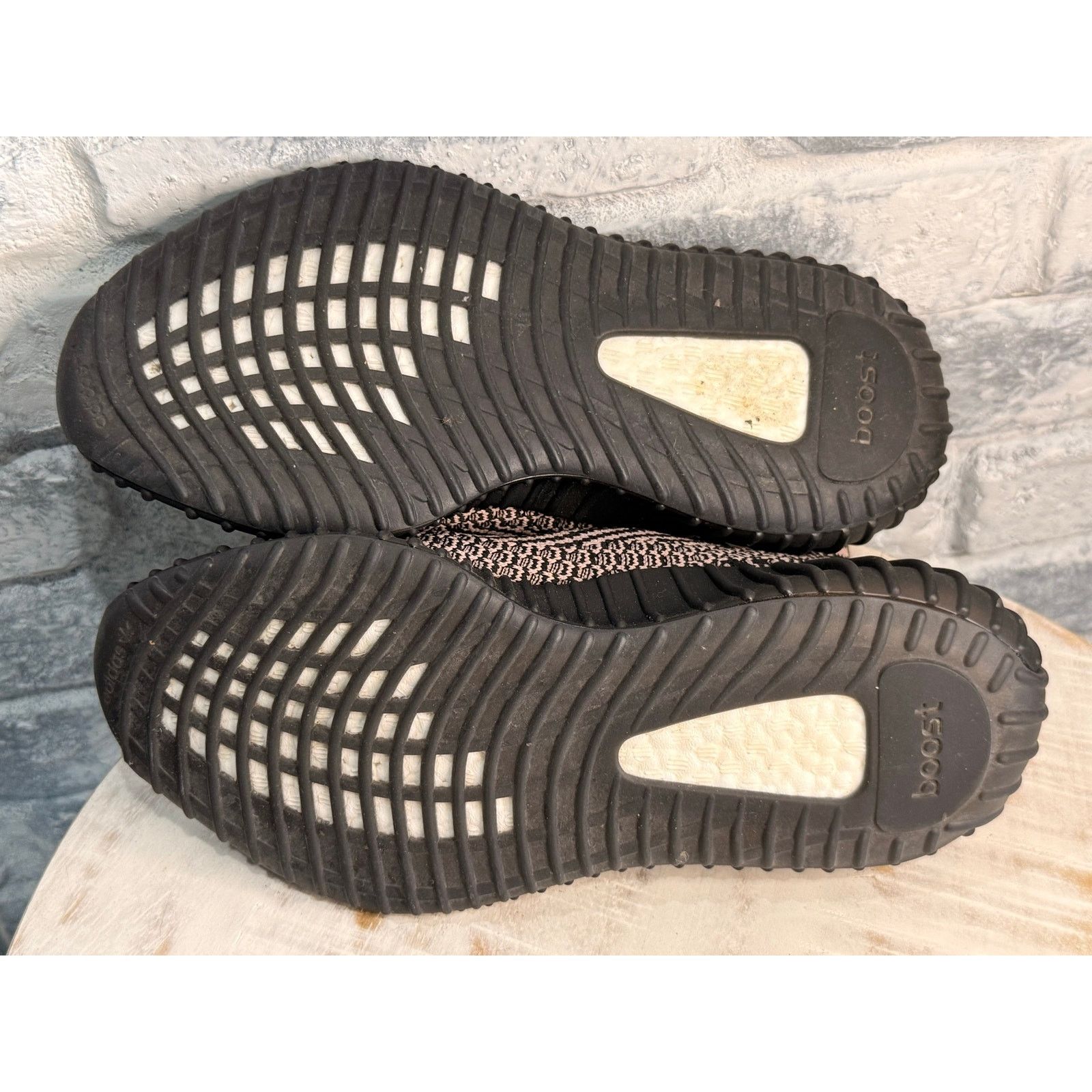Yeezy Yeezy 350 Boost V2 Yechei Size 6.5 Size US 6.5 / EU 39-40 - 7 Thumbnail