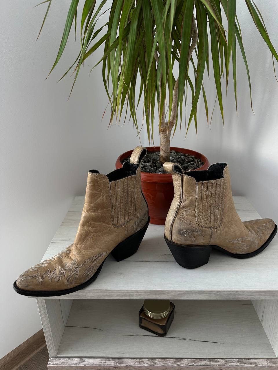 Japanese Brand × Leather × Vintage Vintage Cowboy Beige Western Leather Women’s Boots Size US 8 / IT 38 - 10 Thumbnail