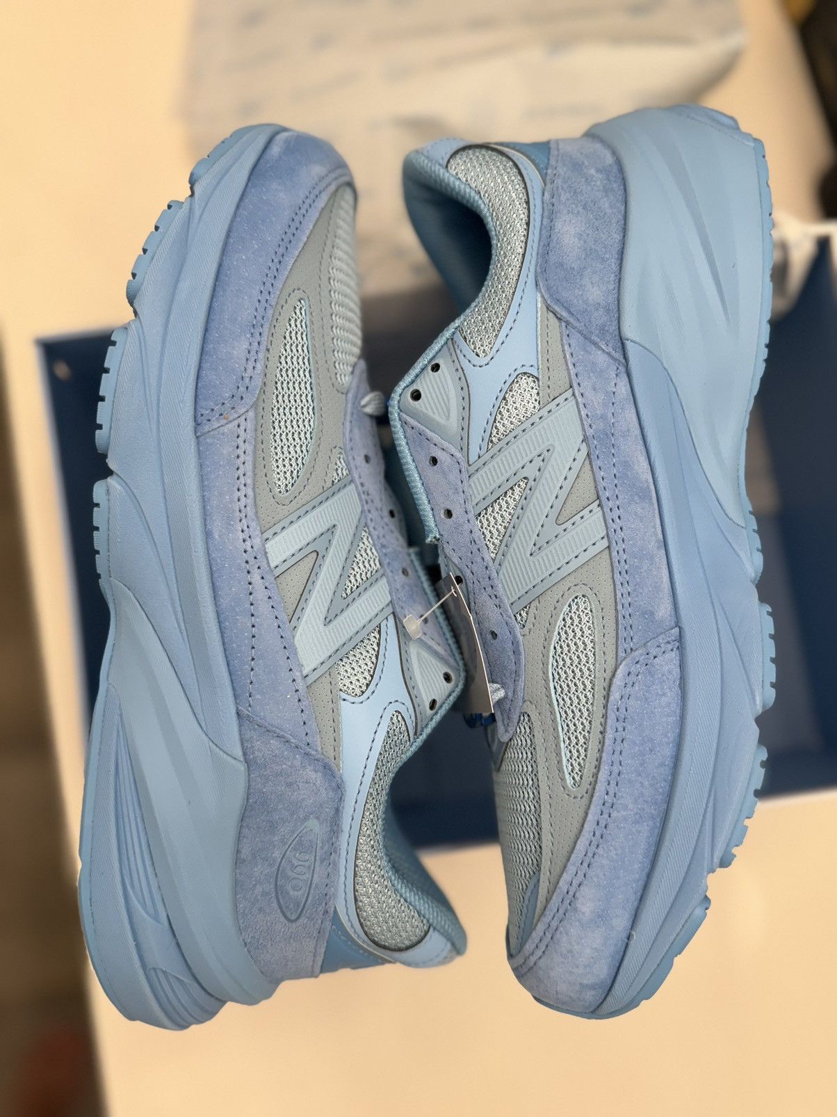 Joe Freshgoods × New Balance New Balance 990v6 MiUSA Joe Freshgoods Prom Blue Size US 10 / EU 43 - 8 Thumbnail