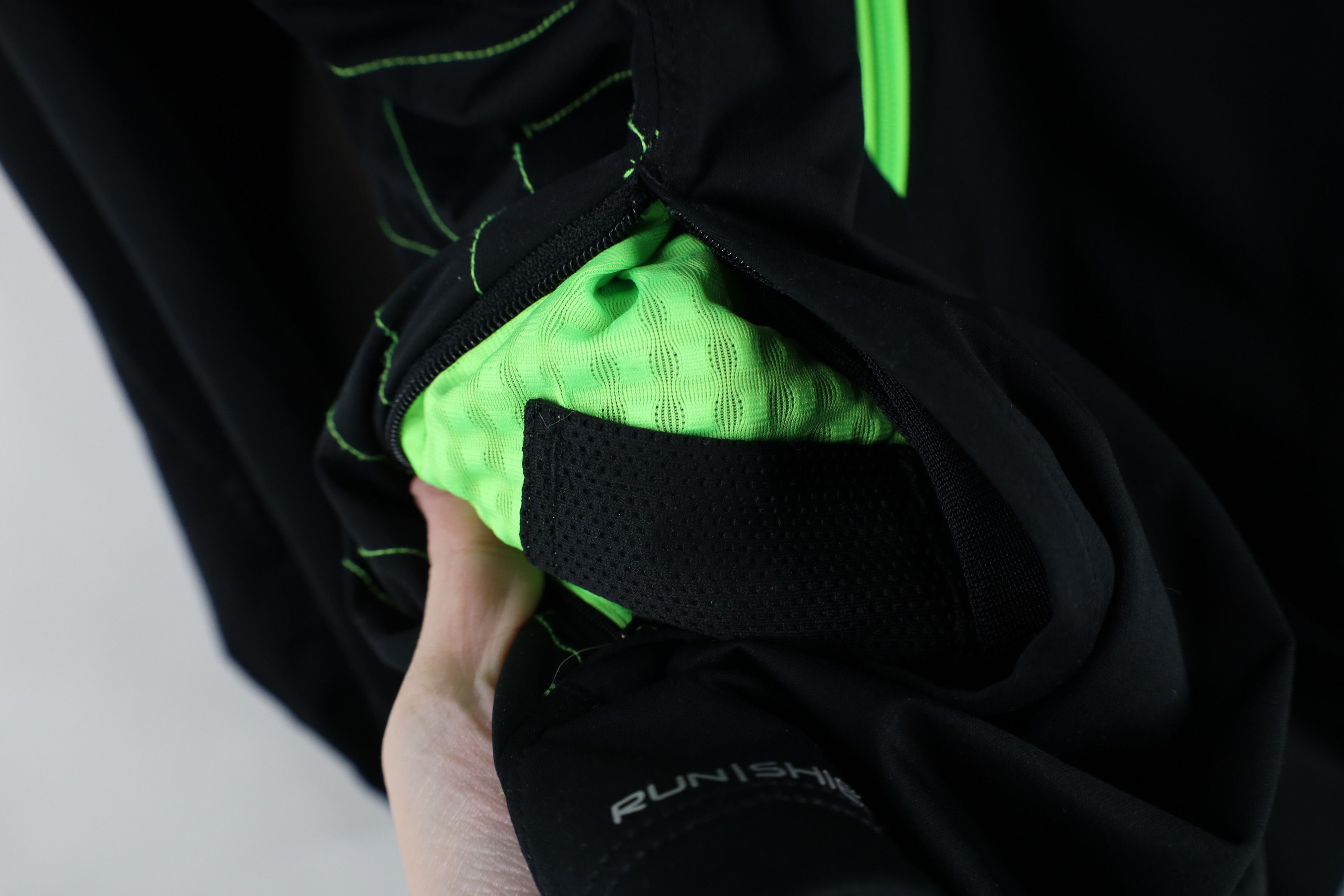 Saucony × Vintage Saucony Running Reflective Running Jogging Full Zip Jacket Size US L / EU 52-54 / 3 - 7 Thumbnail