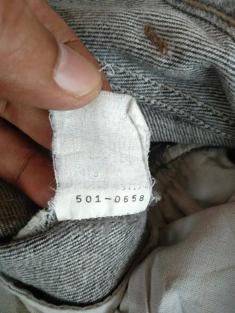 Levi's 90s Vintage Levi's 501 Made In USA Distressed Jeans 34x32 Size US 34 / EU 50 - 12 Thumbnail