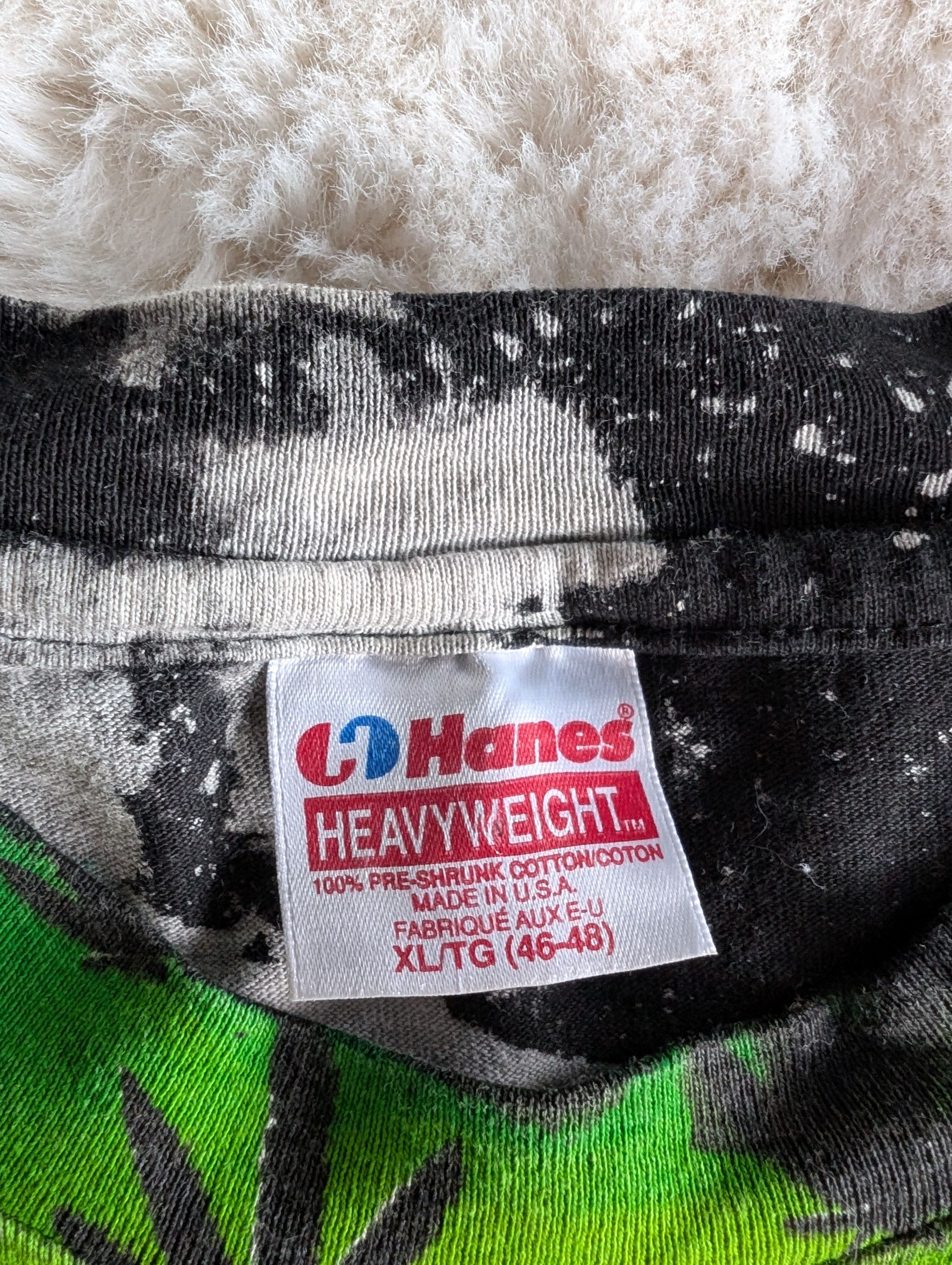 Hanes Vintage 1992 Mosquitohead Weed all over print shirt XL Size US XL / EU 56 / 4 - 7 Thumbnail