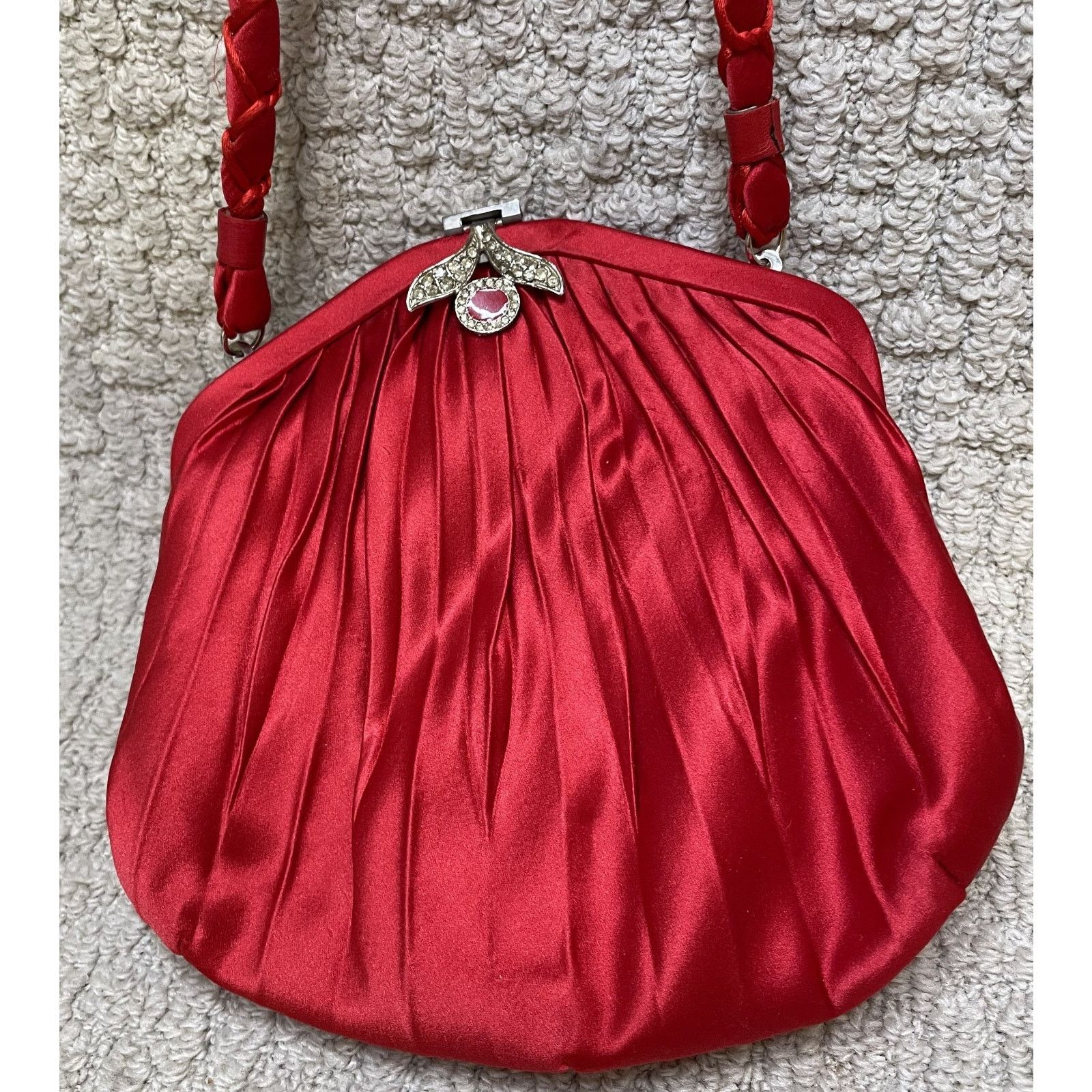 Gucci Vintage Gucci Red Pleated Satin Evening Bag Handbag Clutch Size ONE SIZE - 6 Thumbnail