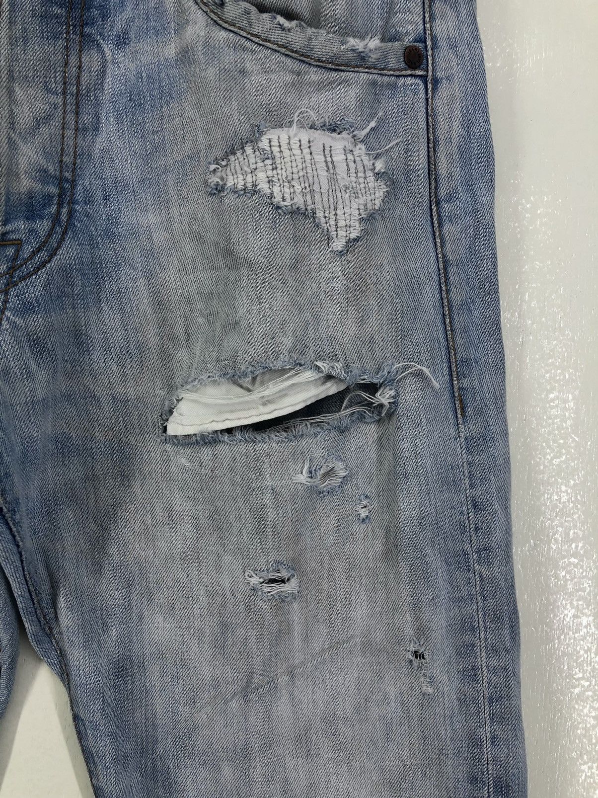 Japanese Brand Ripo Trenta Anni Distressed Light Wash Jeans Size US 32 / EU 48 - 8 Thumbnail