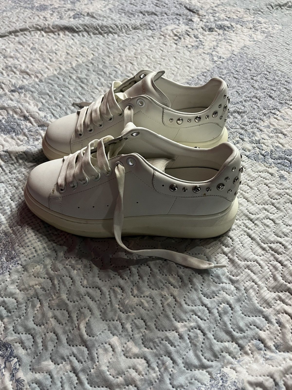Alexander McQueen Alexander Mcqueen White Studded Oversized Low Top Sneakers Size US 12 / IT 42 - 4 Thumbnail