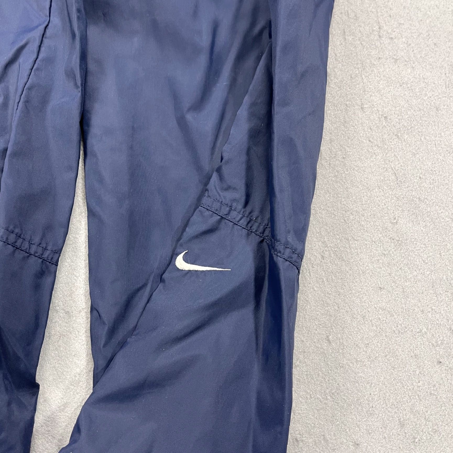 Nike VINTAGE Nike Track Pants Mens M Blue Nylon 90s Swish Zip Cuff Ankle 31in Inseam Pockets Activewear Gym & Training Size US 31 - 4 Thumbnail