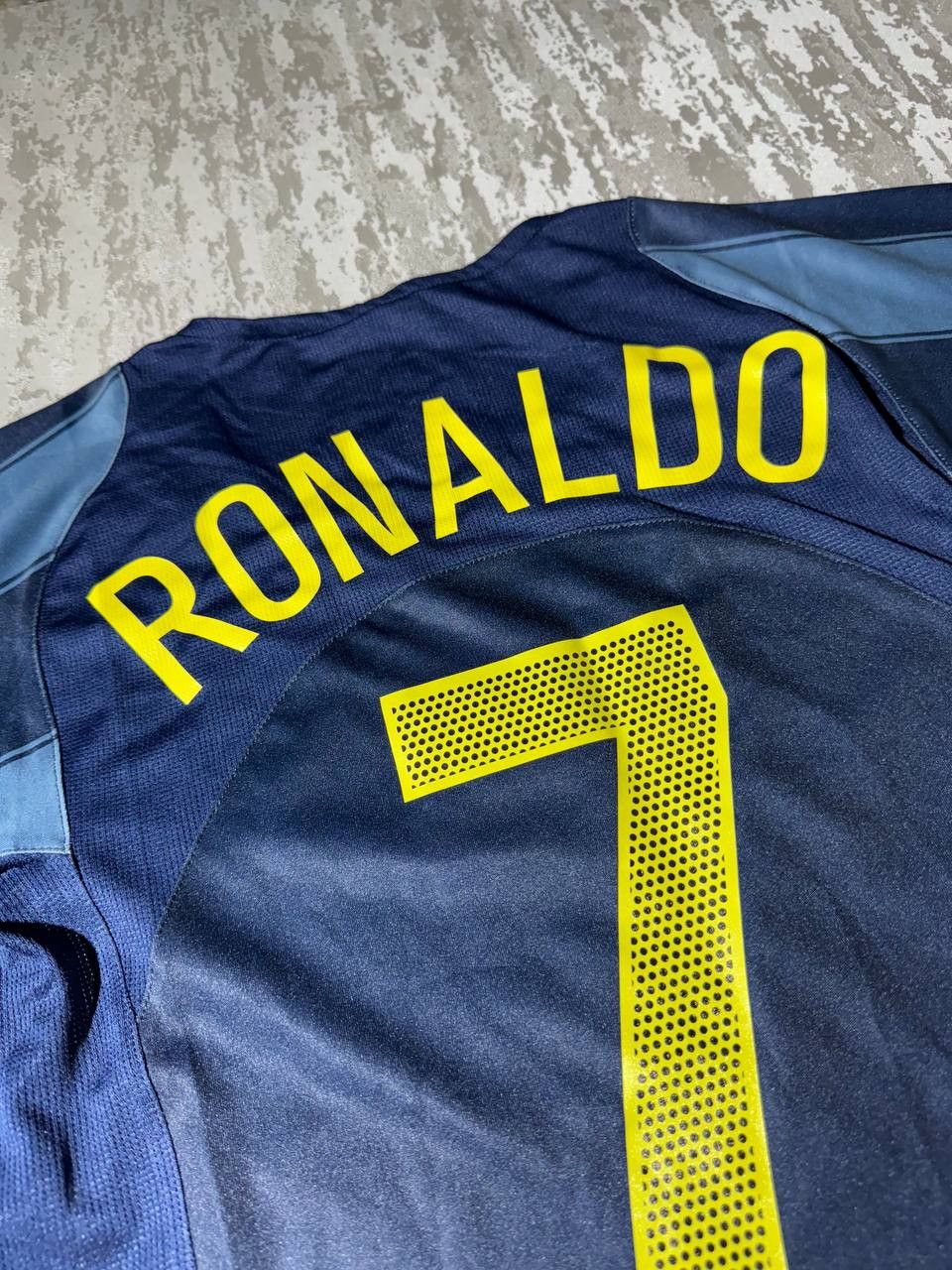 Nike Nike 2004-2005 Inter Milan Jersey Ronaldo Pirelli size S Size US S / EU 44-46 / 1 - 10 Thumbnail