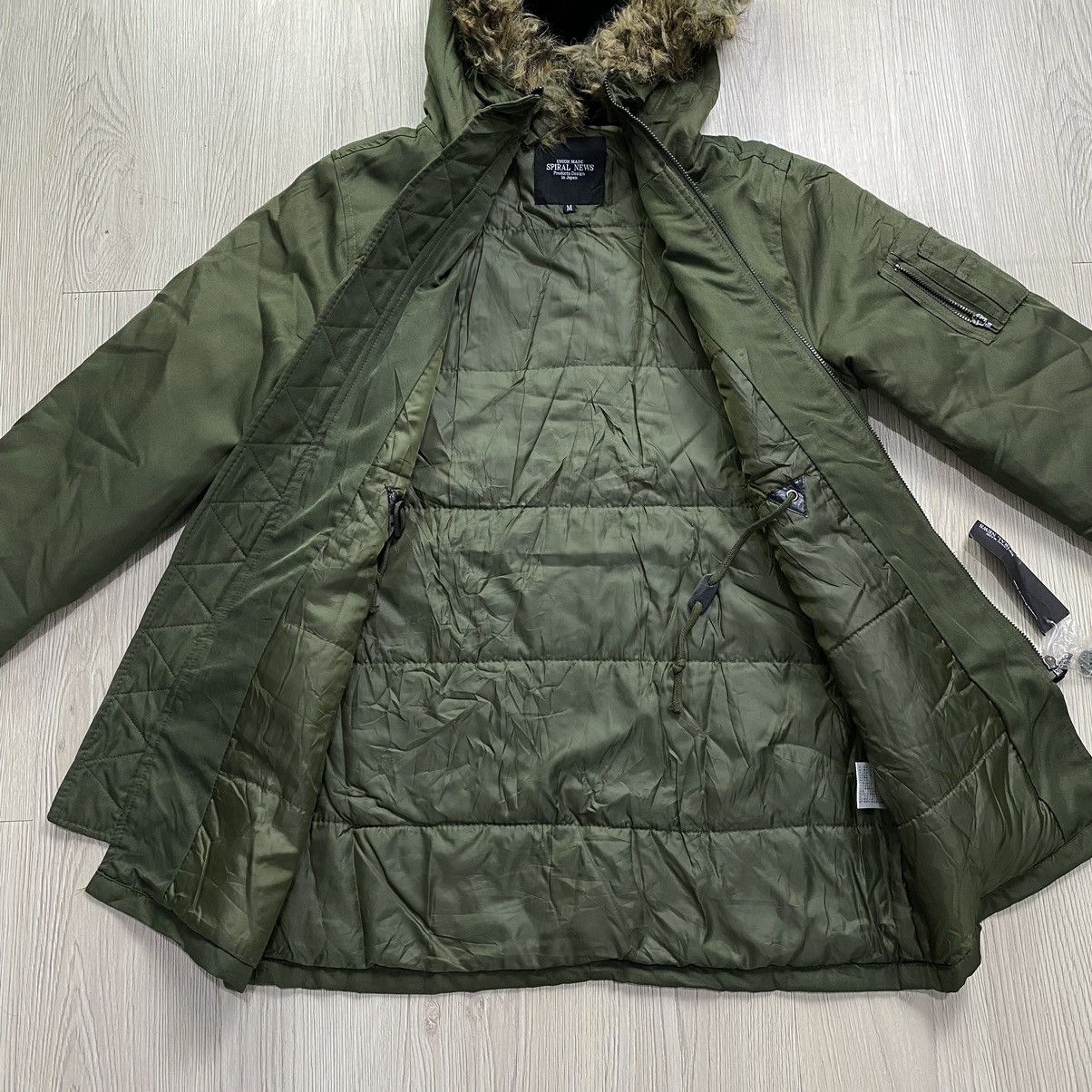 If Six Was Nine × Japanese Brand × Le Grande Bleu (L.G.B.) 2000s Spiral News Faux Fur G.O.A Quilted jacket Size US M / EU 48-50 / 2 - 5 Thumbnail