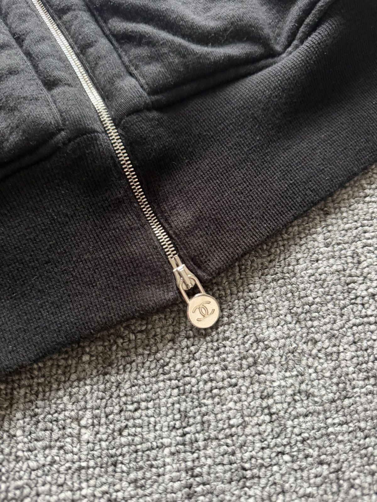 Chanel Chanel hoodie robot sleeved Size US S / EU 44-46 / 1 - 3 Thumbnail