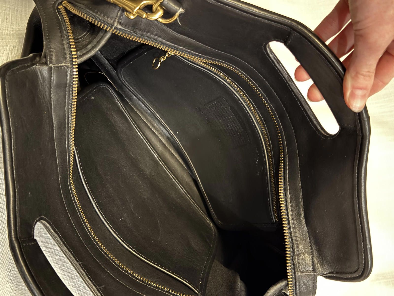 Coach Stylish Coach Shopper Black Leather Handbag Vintage Size ONE SIZE - 4 Thumbnail