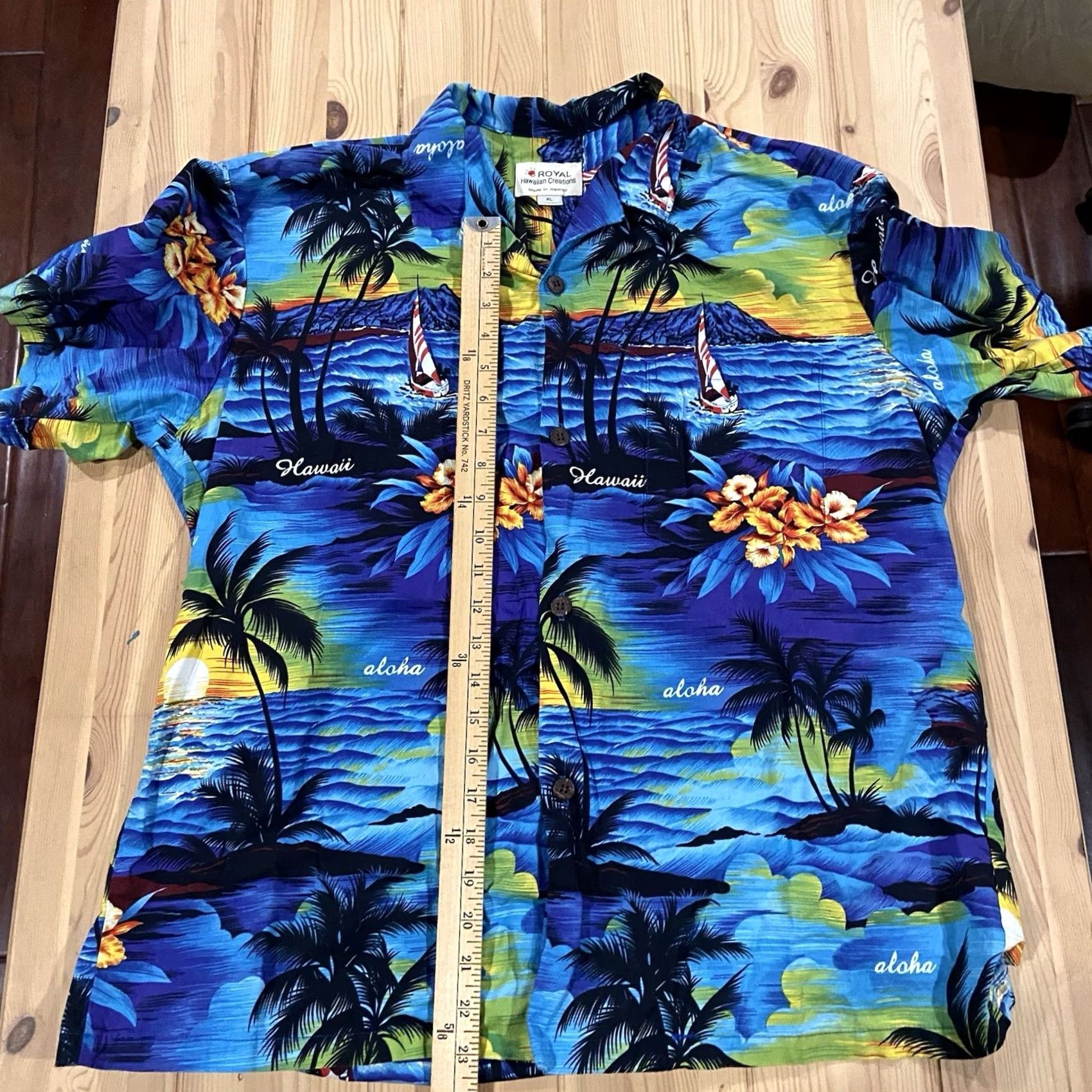 Vintage VINTAGE ROYAL CREATIONS HAWAIIAN SHIRT Button-Up Short Sleeve XL Blue MenUS Size US XL / EU 56 / 4 - 7 Thumbnail