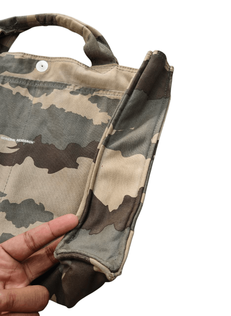 General Research 💥LAST CALL💥 Autumn/winter 2001 General Research Camo Bag Size ONE SIZE - 5 Thumbnail