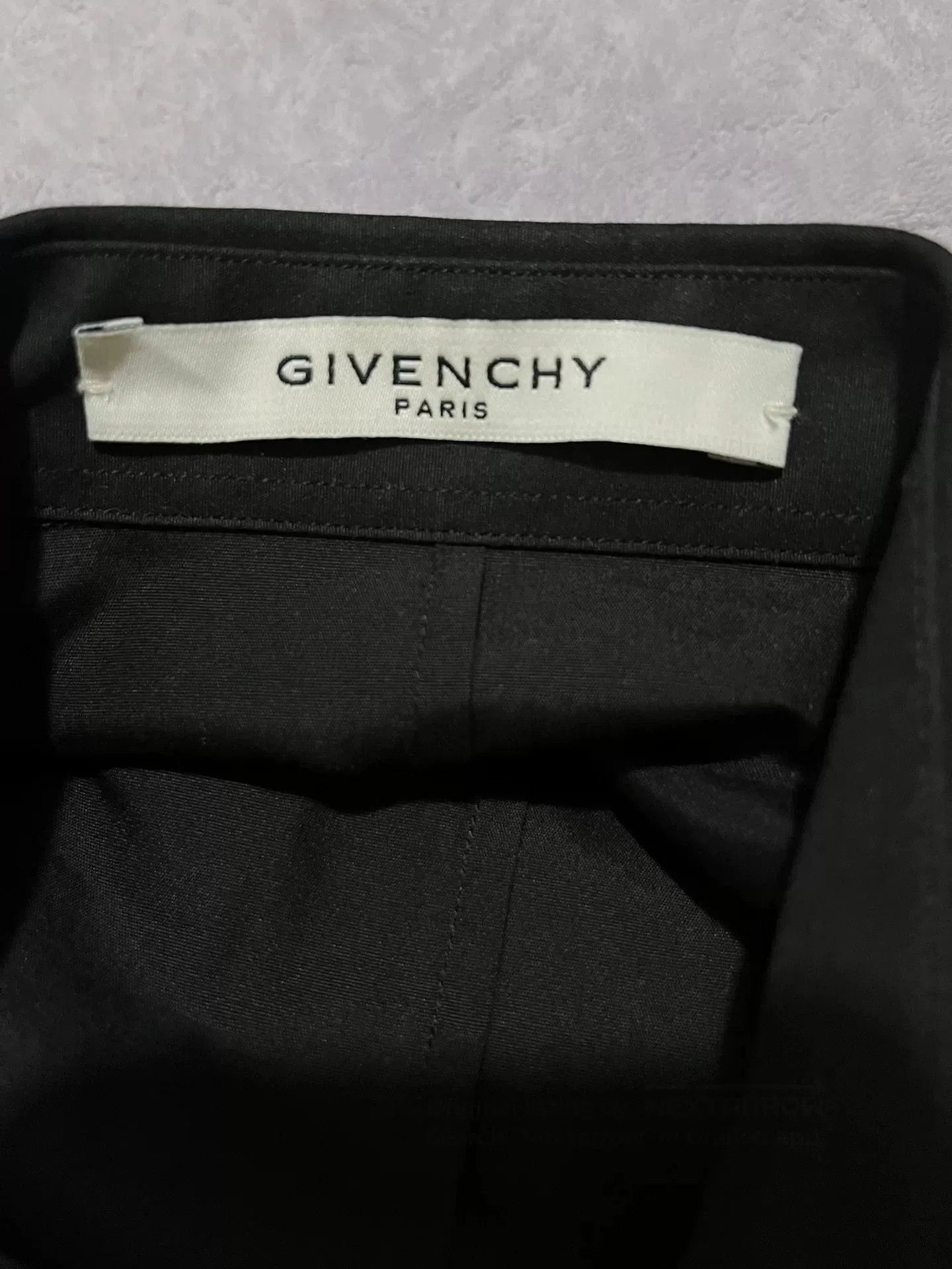 Givenchy Givenchy Men's Black Shirt. Size US M / EU 48-50 / 2 - 1 Thumbnail