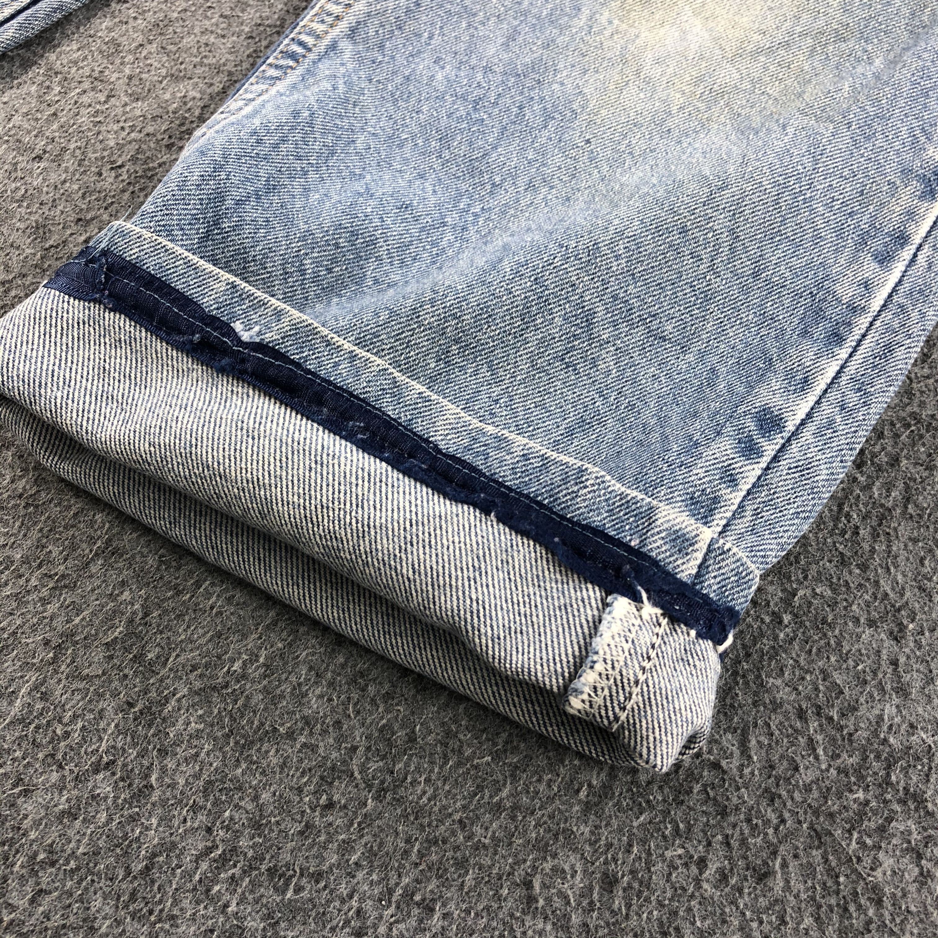 Levi's 90s Vintage Light Wash Levis 550 Jeans- J1360 Size US 27 - 6 Thumbnail