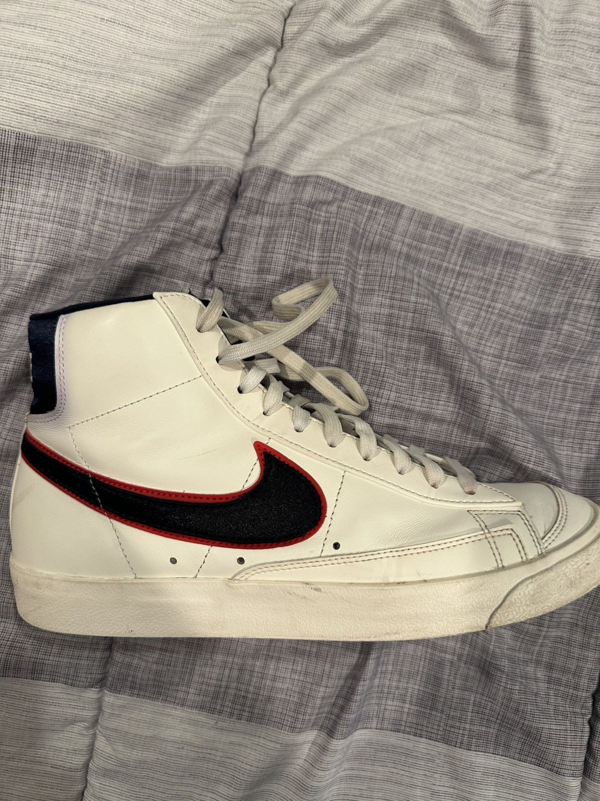 Nike Nike Blazer ‘77 Vintage: City Pride Chicago Size US 10 / EU 43 - 4 Thumbnail