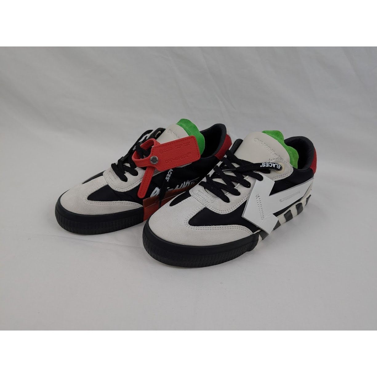 Off-White o1rshd1 Floating Arrow Low-Top Sneakers in Off White Size US 6 / EU 39 - 16 Thumbnail