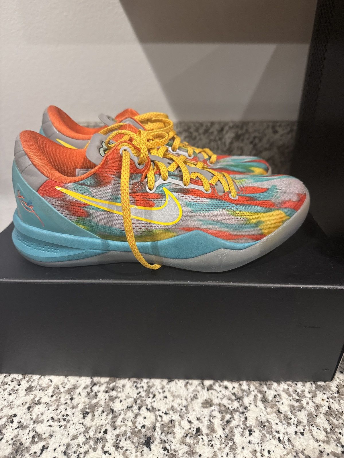 Nike Kobe venice beach Size US 6.5 / EU 39-40 - 2 Thumbnail