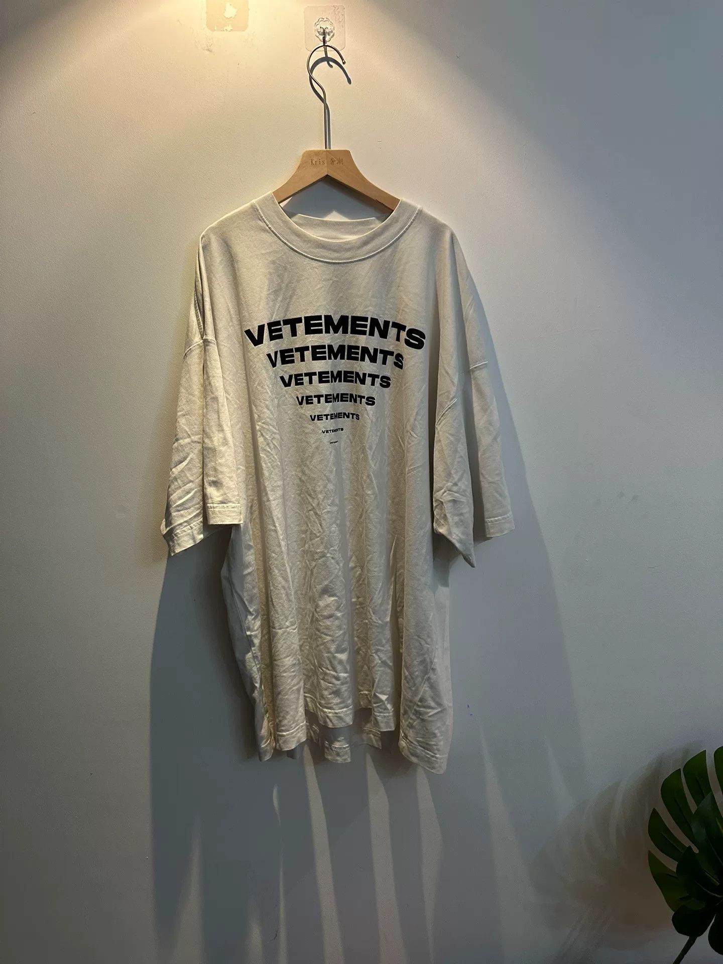 Vetements vetements logo short sleeve shirt Size US M / EU 48-50 / 2 - 1 Thumbnail