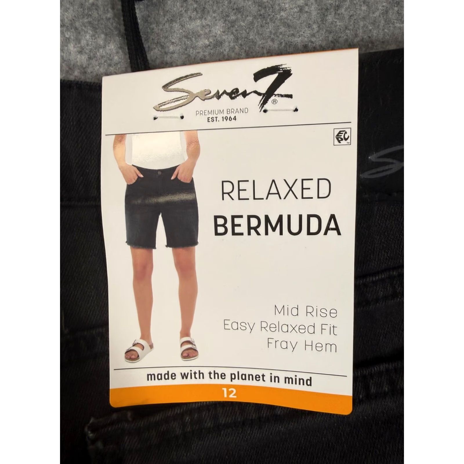Vintage Seven7 Bermuda Shorts Womens 12 Washed Black Denim Relaxed Fit Mid Rise Frayed Hem NWT Size 34" / US 12 / IT 48 - 5 Thumbnail