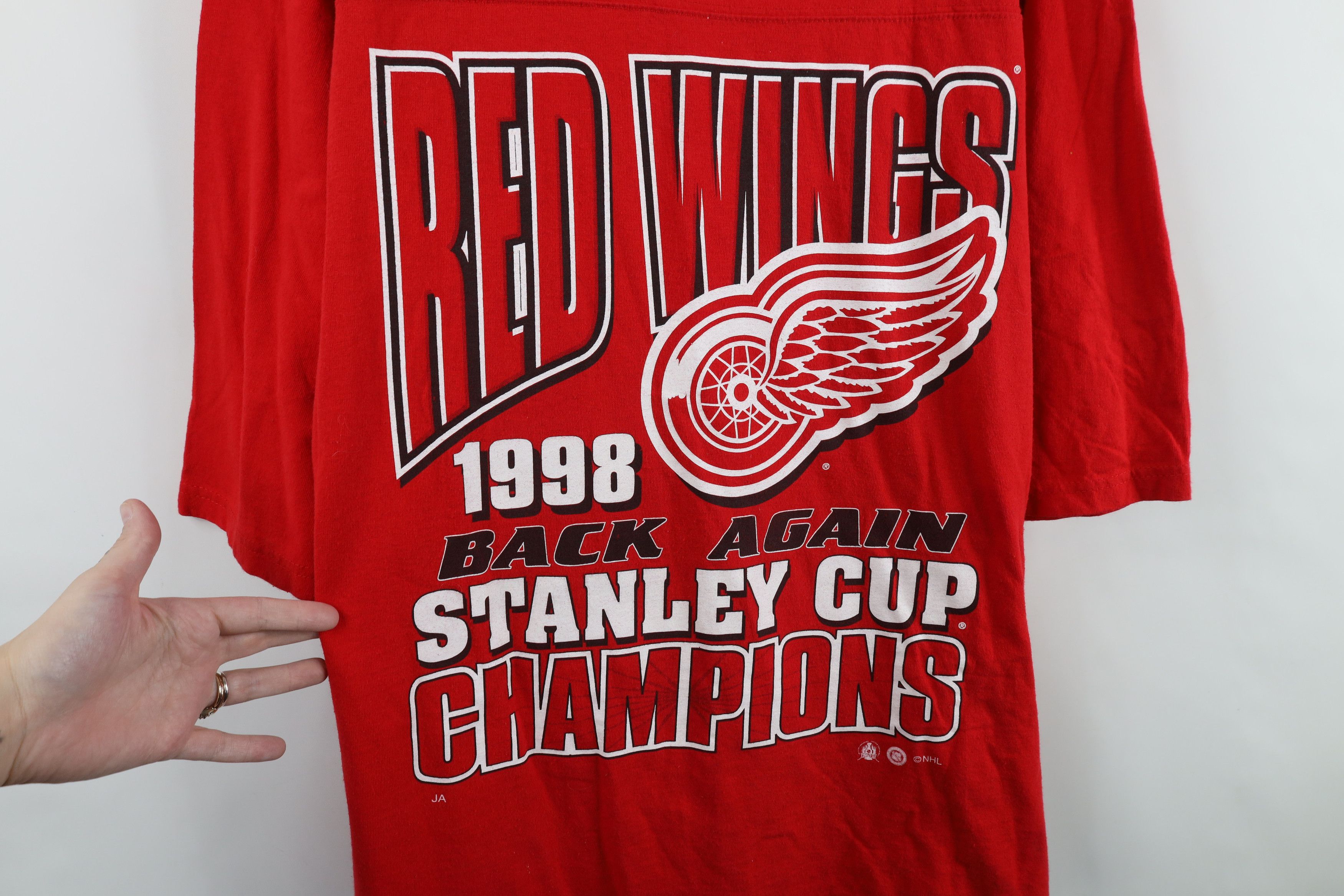 Vintage Vintage 90s Champs Detroit Red Wings Hockey Jersey T-Shirt Size US XL / EU 56 / 4 - 4 Thumbnail