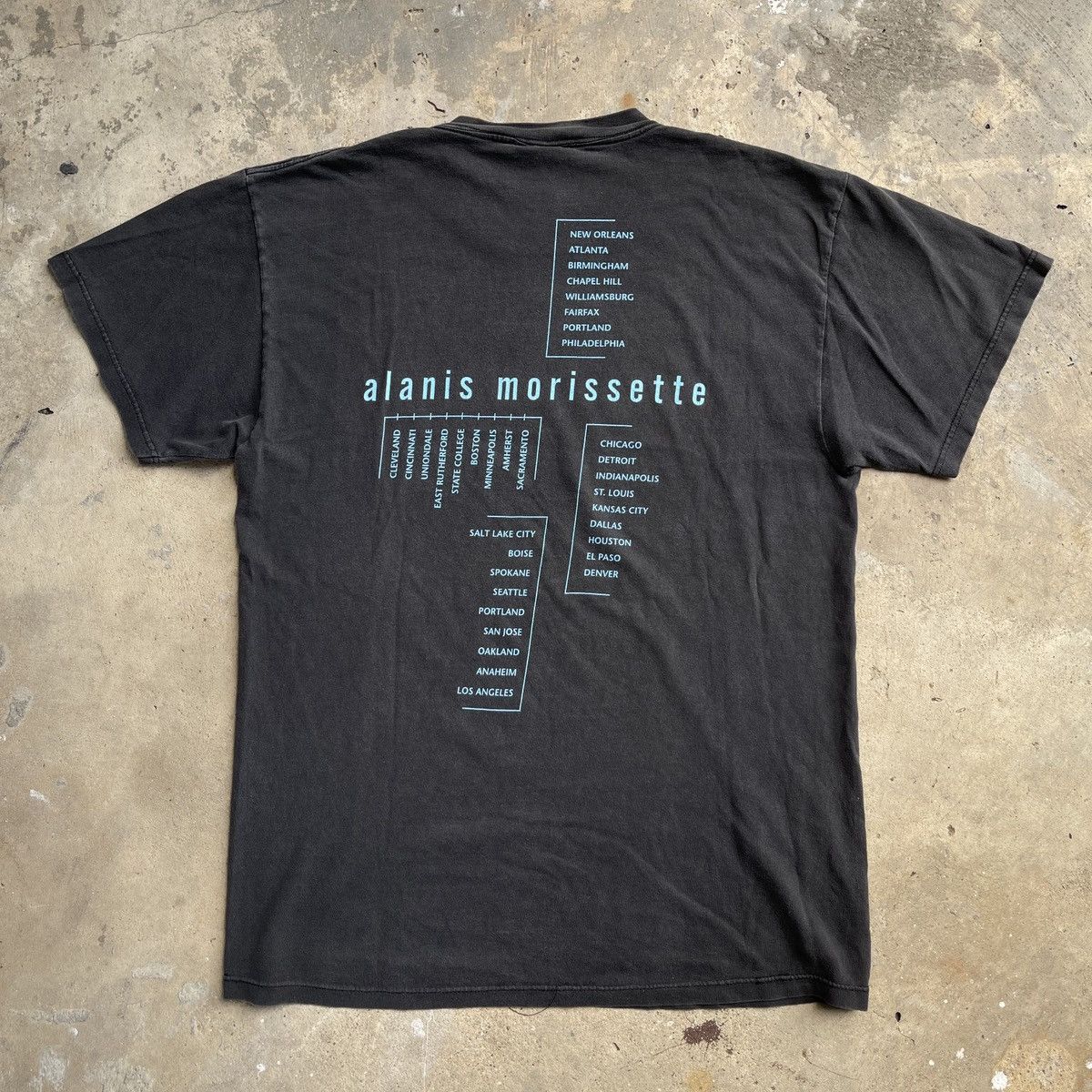 Band Tees Vintage 90s ALANIS MORISSETTE T-shirt The Junkie Tour Size L Size US L / EU 52-54 / 3 - 2 Thumbnail