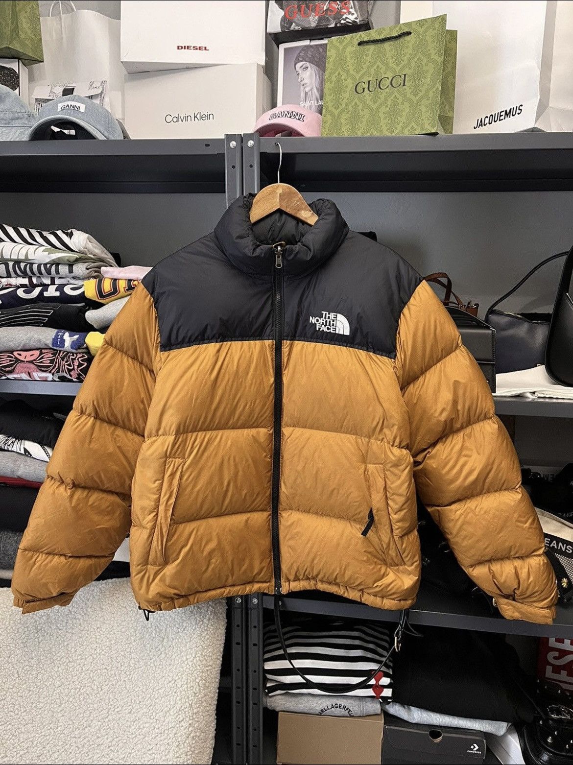 The North Face Vintage The North Face 700 Nuptse Jacket Size US L / EU 52-54 / 3 - 1 Thumbnail