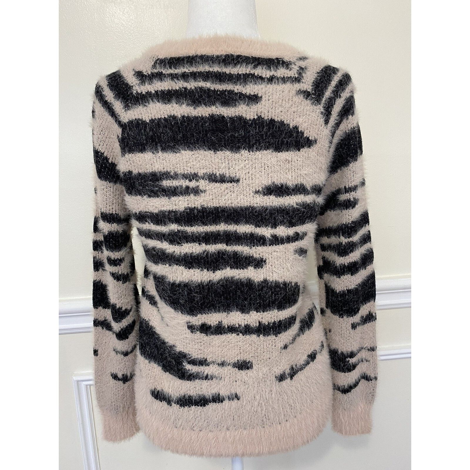 Cotton Club COTTON EMPORIUM Tiger Long Sleeve Pullover size S A003063 Size S / US 4 / IT 40 - 4 Thumbnail